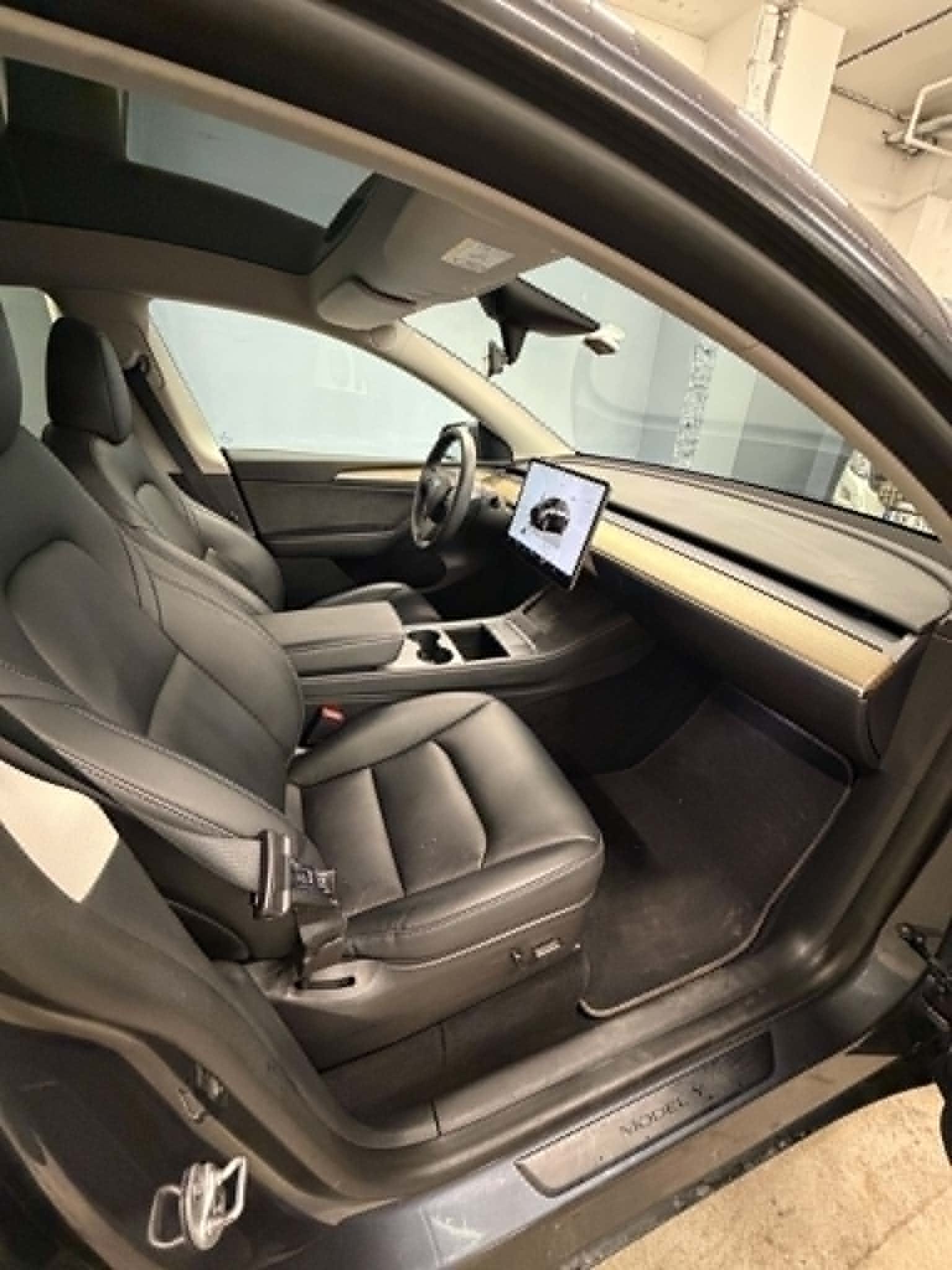Tesla Model Y Long Range med Ryggekamera