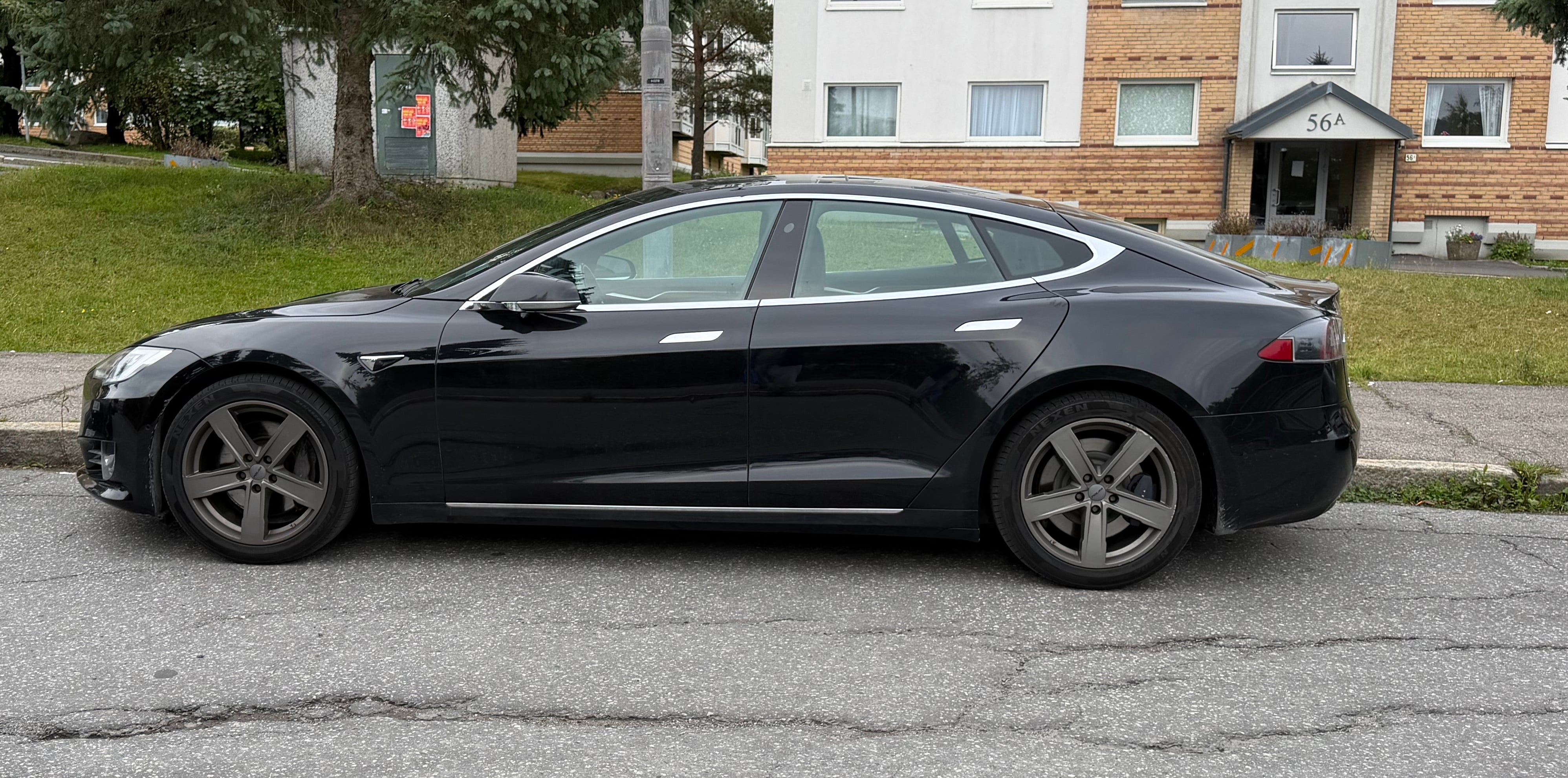 Tesla Model S 75D med Aircondition
