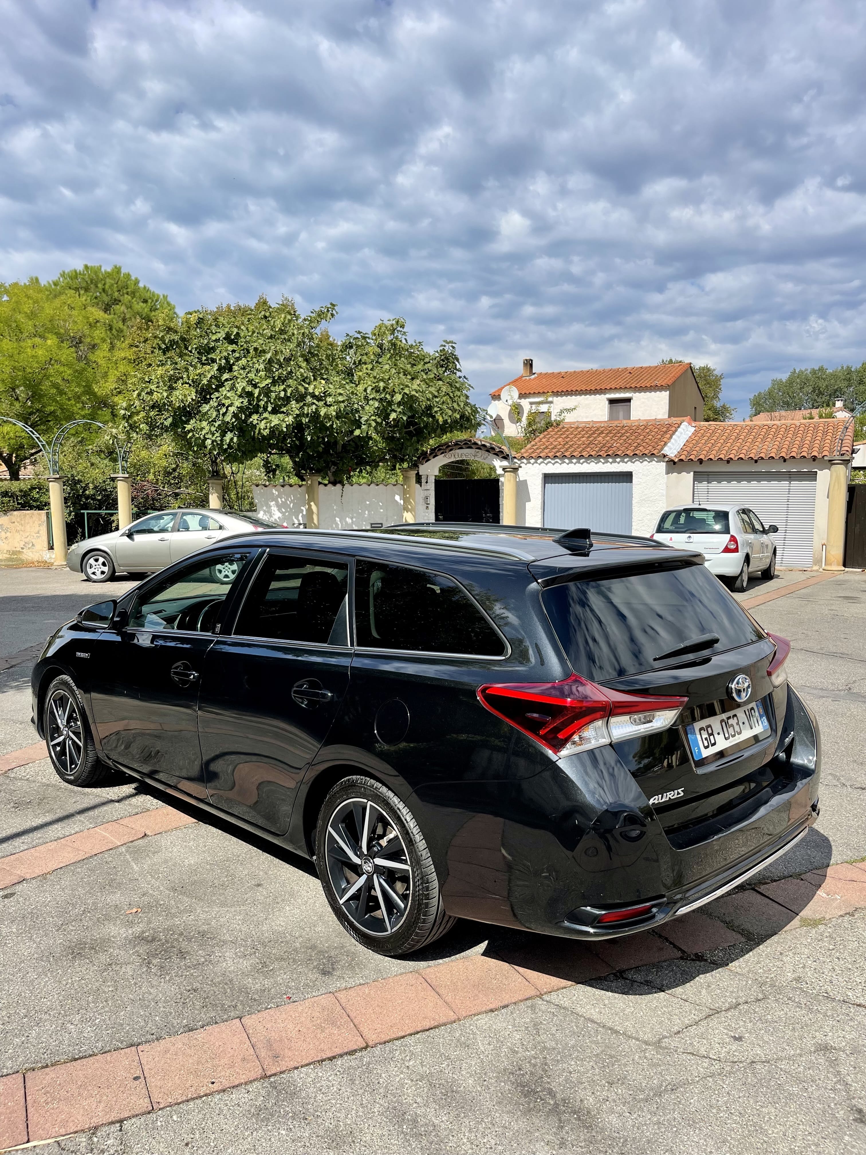 Toyota Auris Break Full option avec re programmation éthanol e85 ( plein de carburant 25€ ) . avec Climatisation