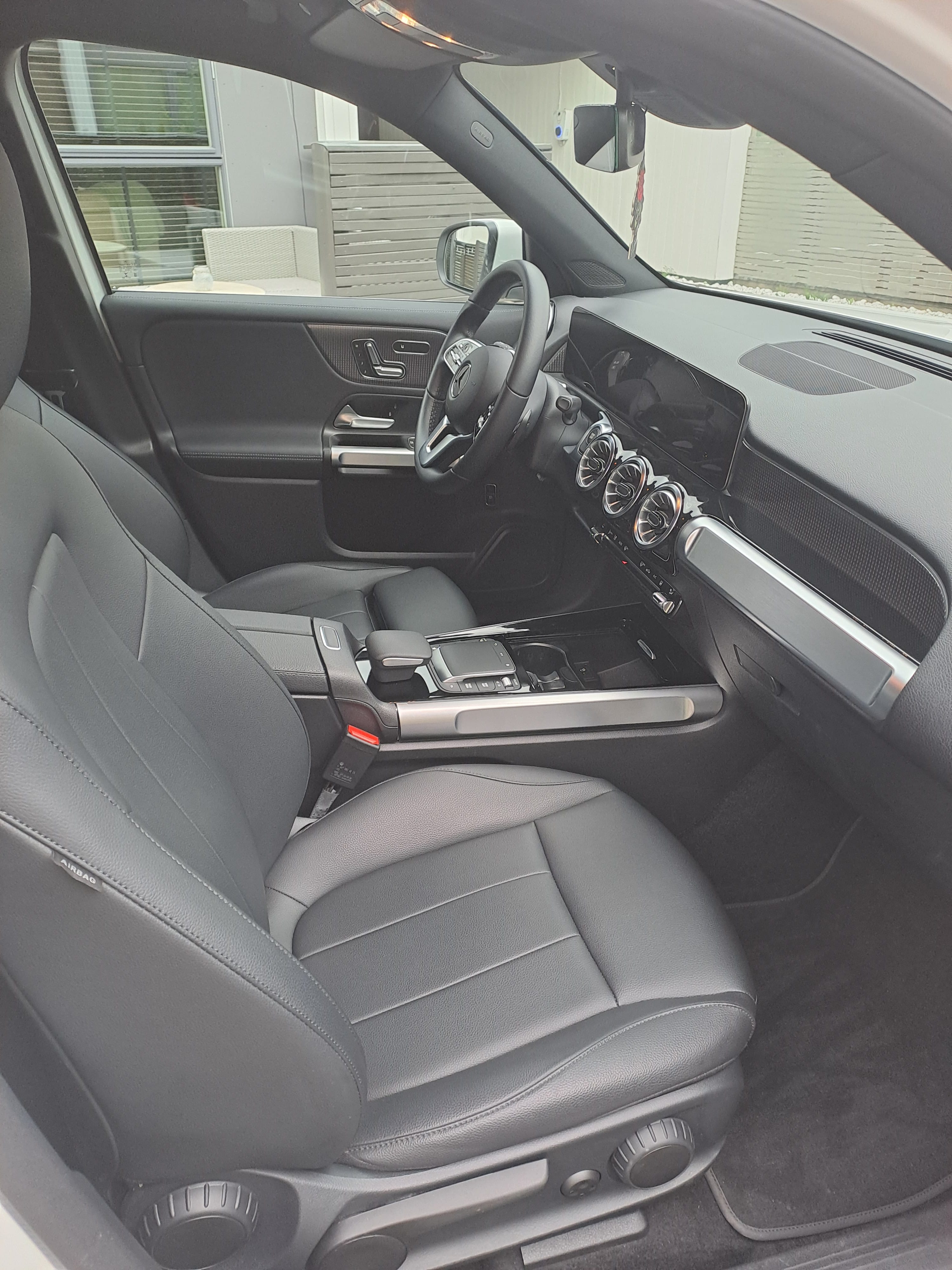 Mercedes-Benz EQB 300 4MATIC med Cruisekontroll