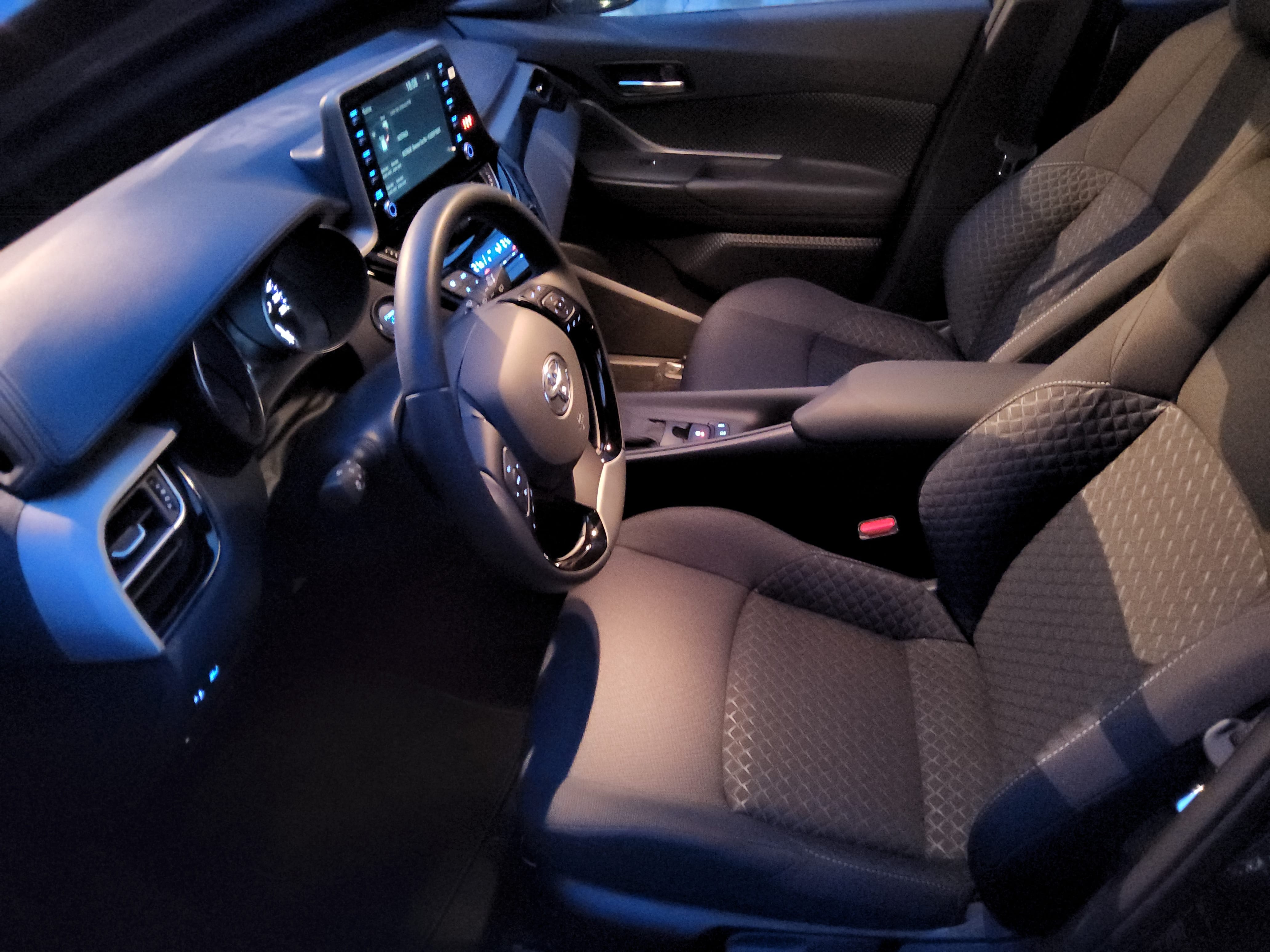 Toyota C-HR 2023 Hybride à Gare de Lyon!