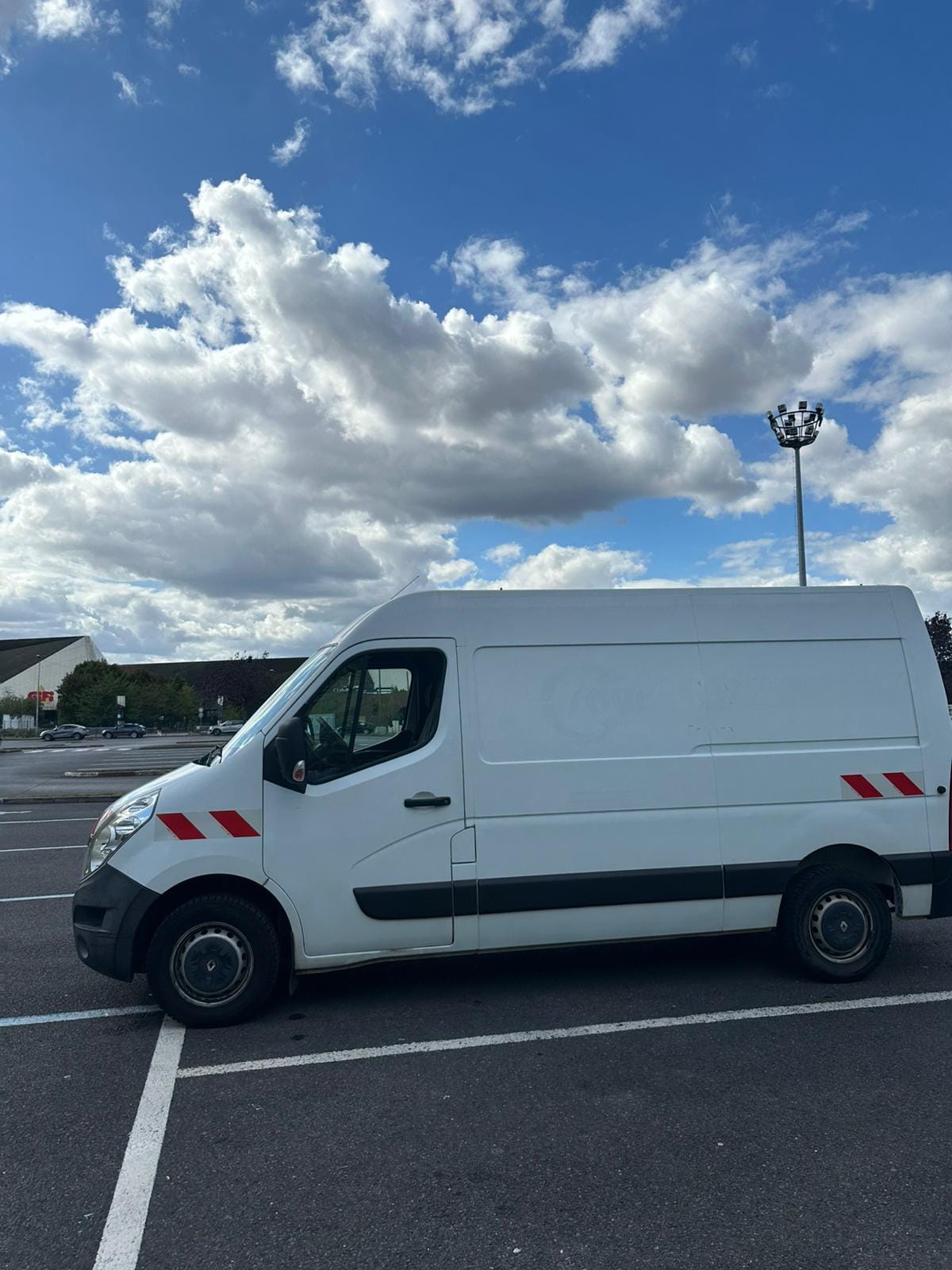 Renault Master 2.3L Diesel 130 ch avec Climatisation