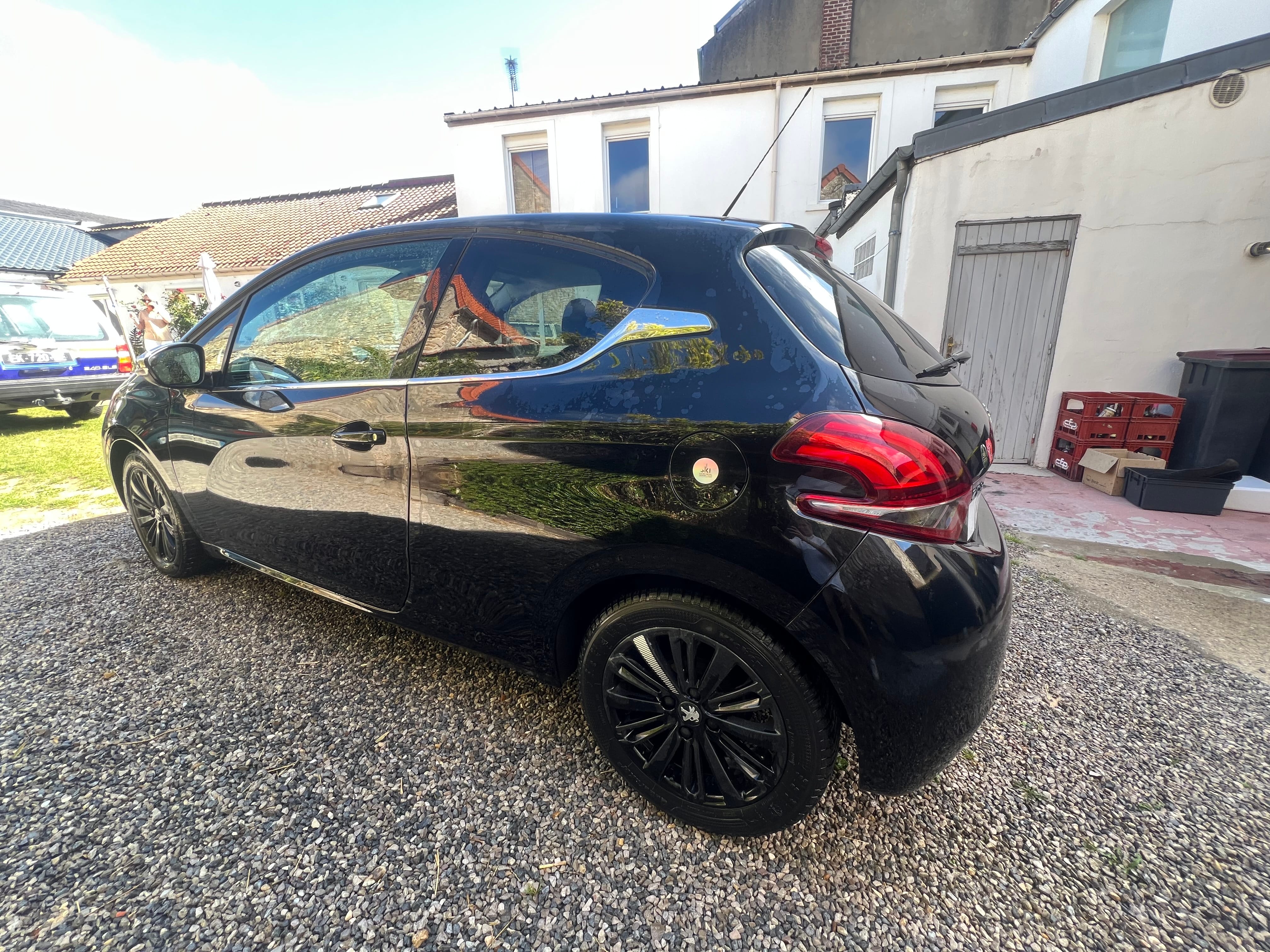 Peugeot 208 avec GPS
