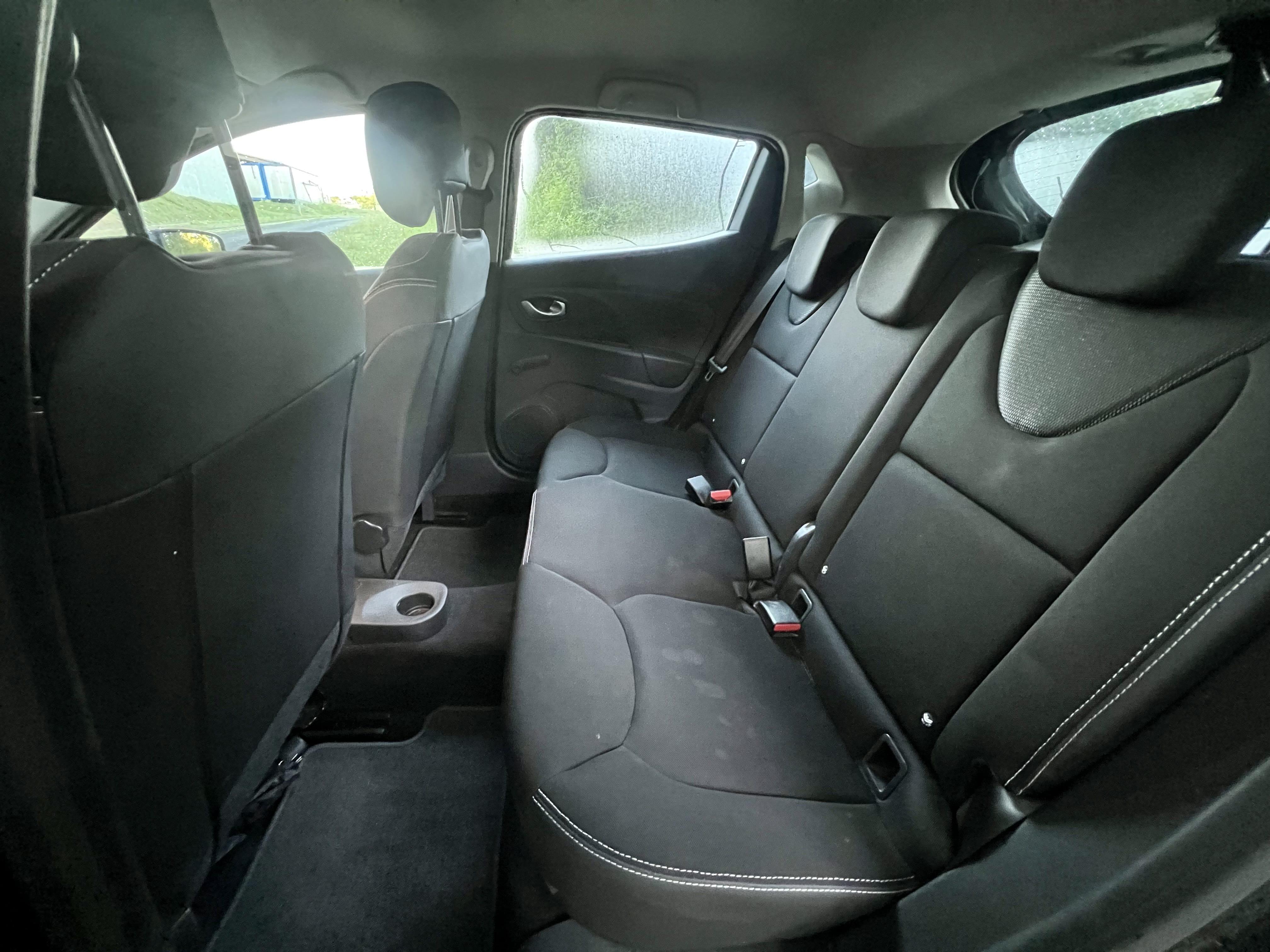 Renault Clio  Renault Clio 4 – Confort et Économie au Rendez-vous avec Entrée audio / iPod