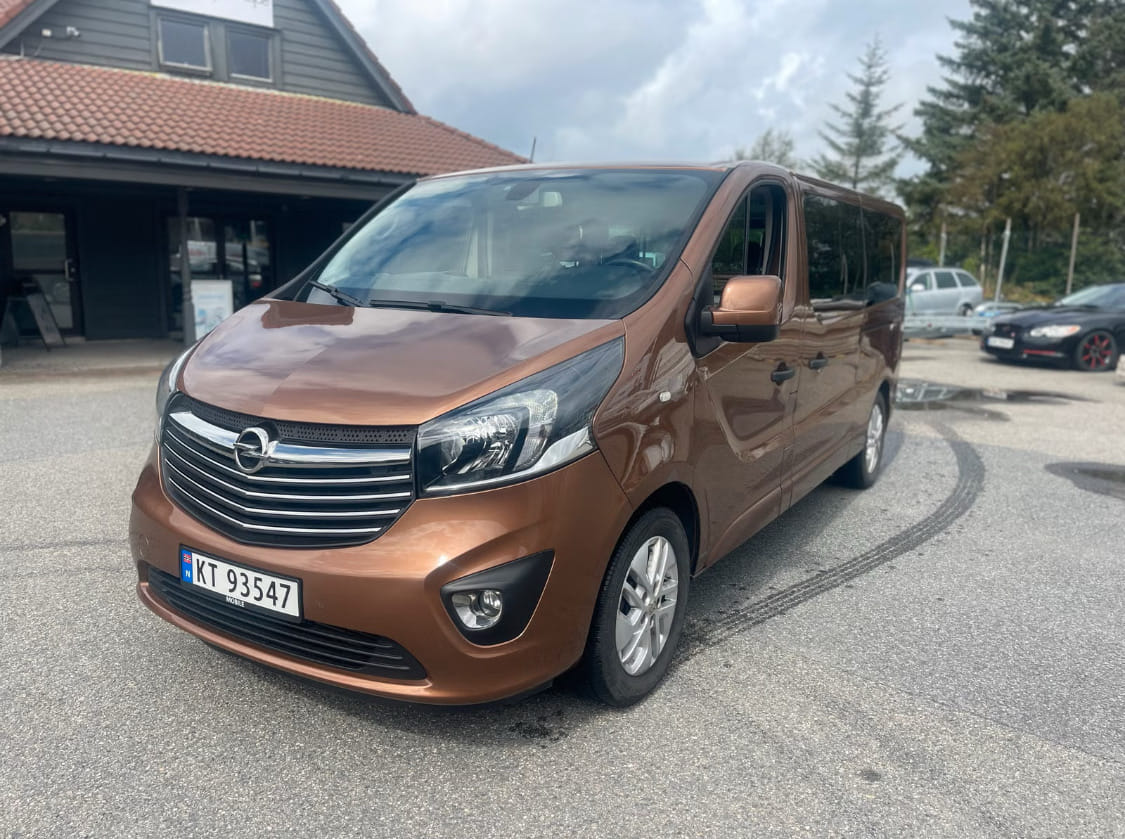 Opel Vivaro Minibuss med Aircondition