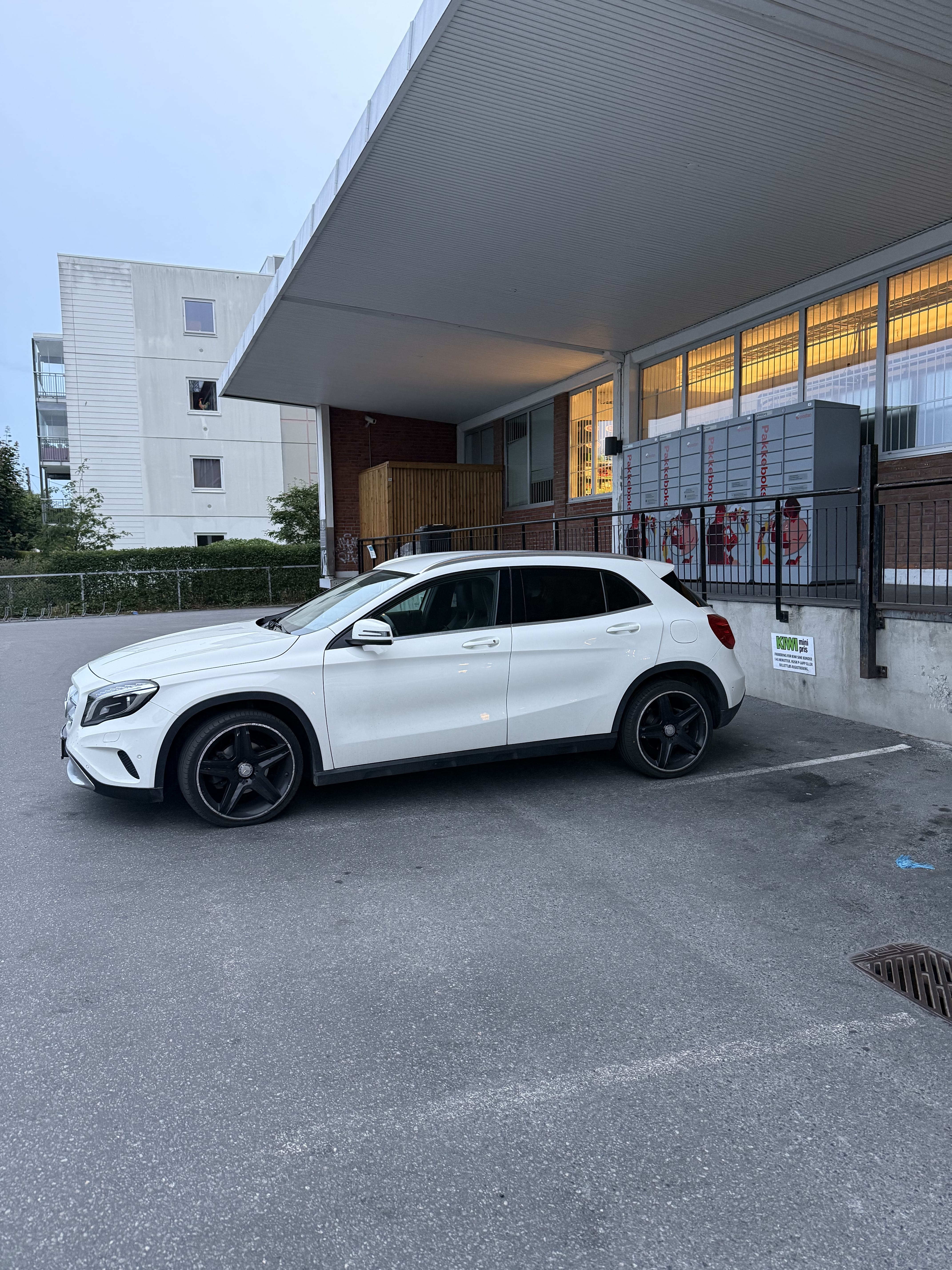 Mercedes-Benz GLA-Klasse 200 med Aircondition