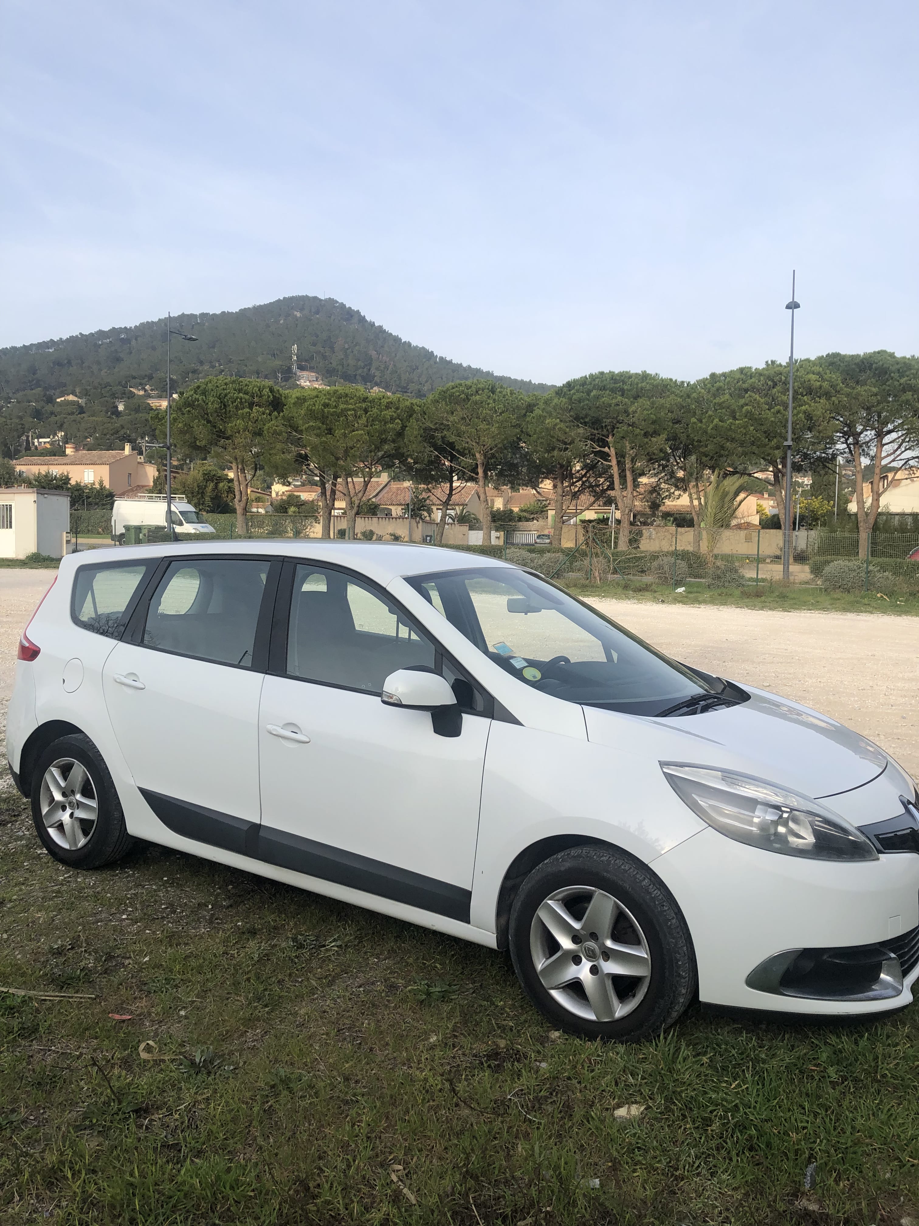Renault Grand Scenic 1,5 dci avec Climatisation