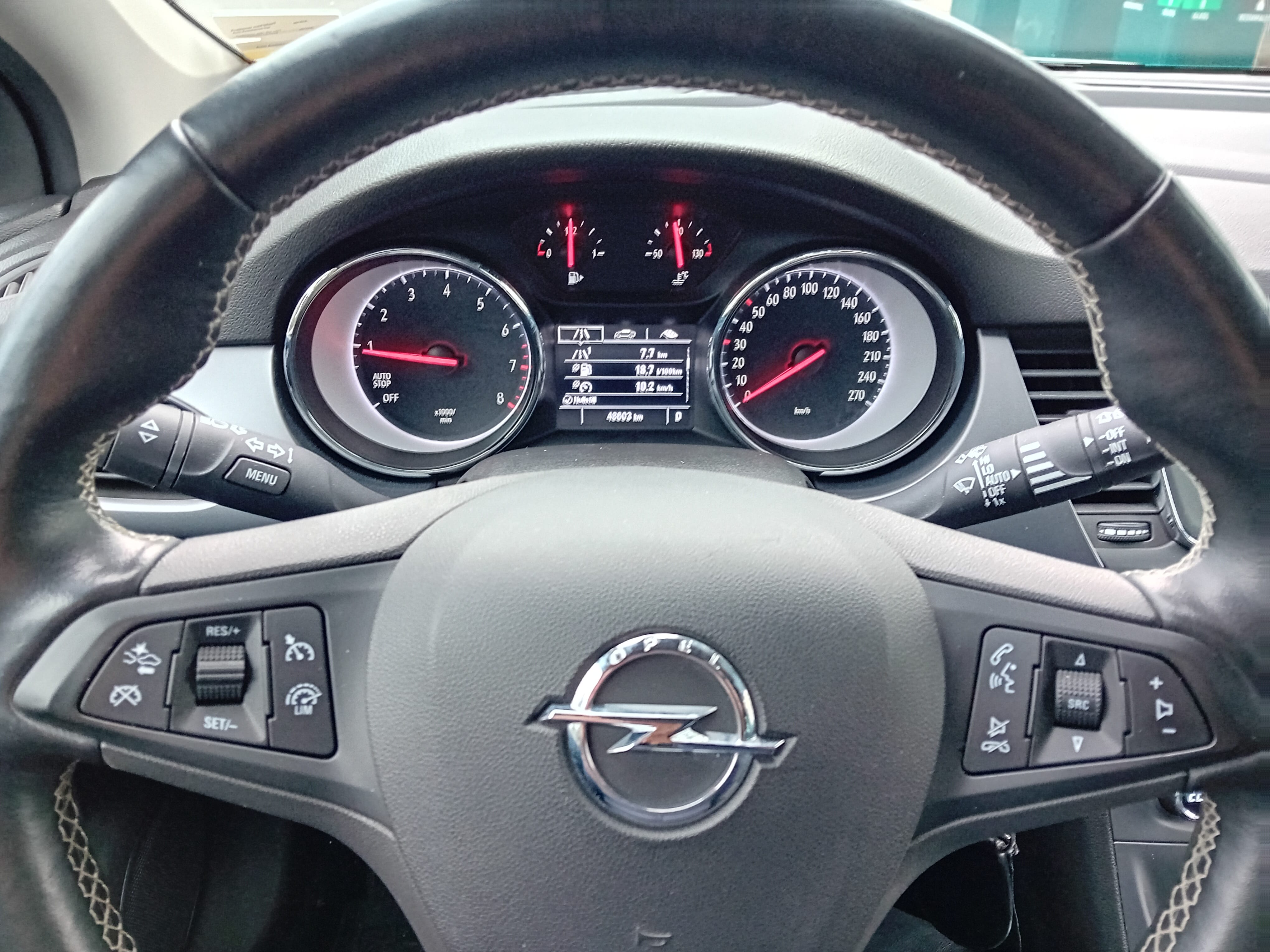 Opel Astra Stasjonsvogn Sports Tourer 1,4 Turbo 150hk Innovation aut mit USB-Ladeanschlüsse