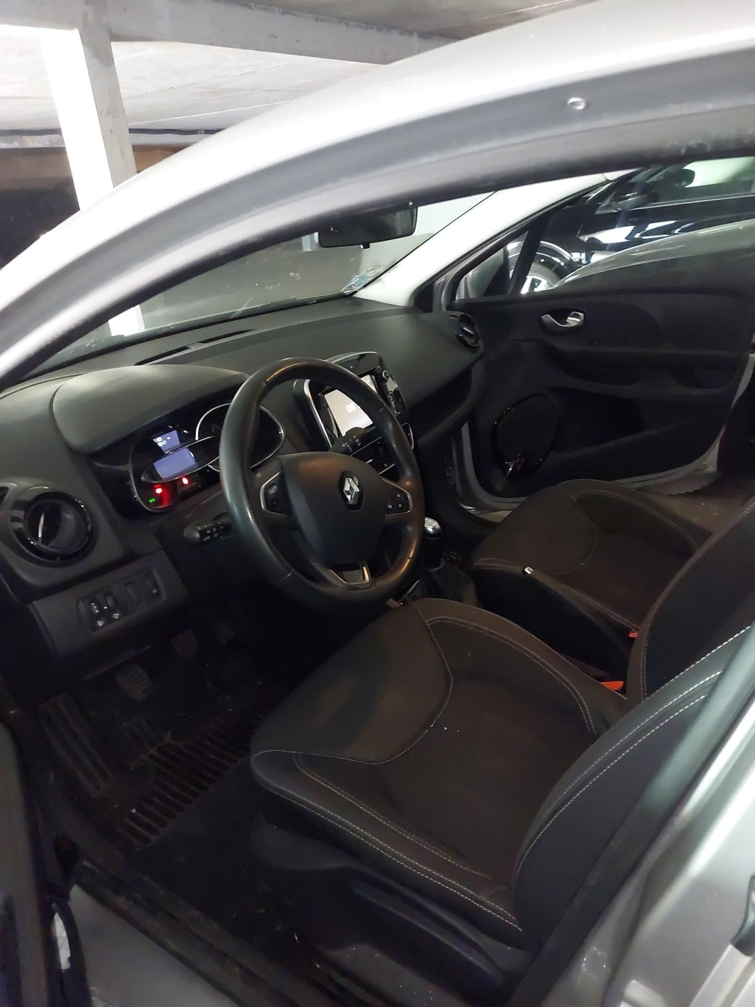Renault Clio EQ958VA avec Régulateur de vitesse