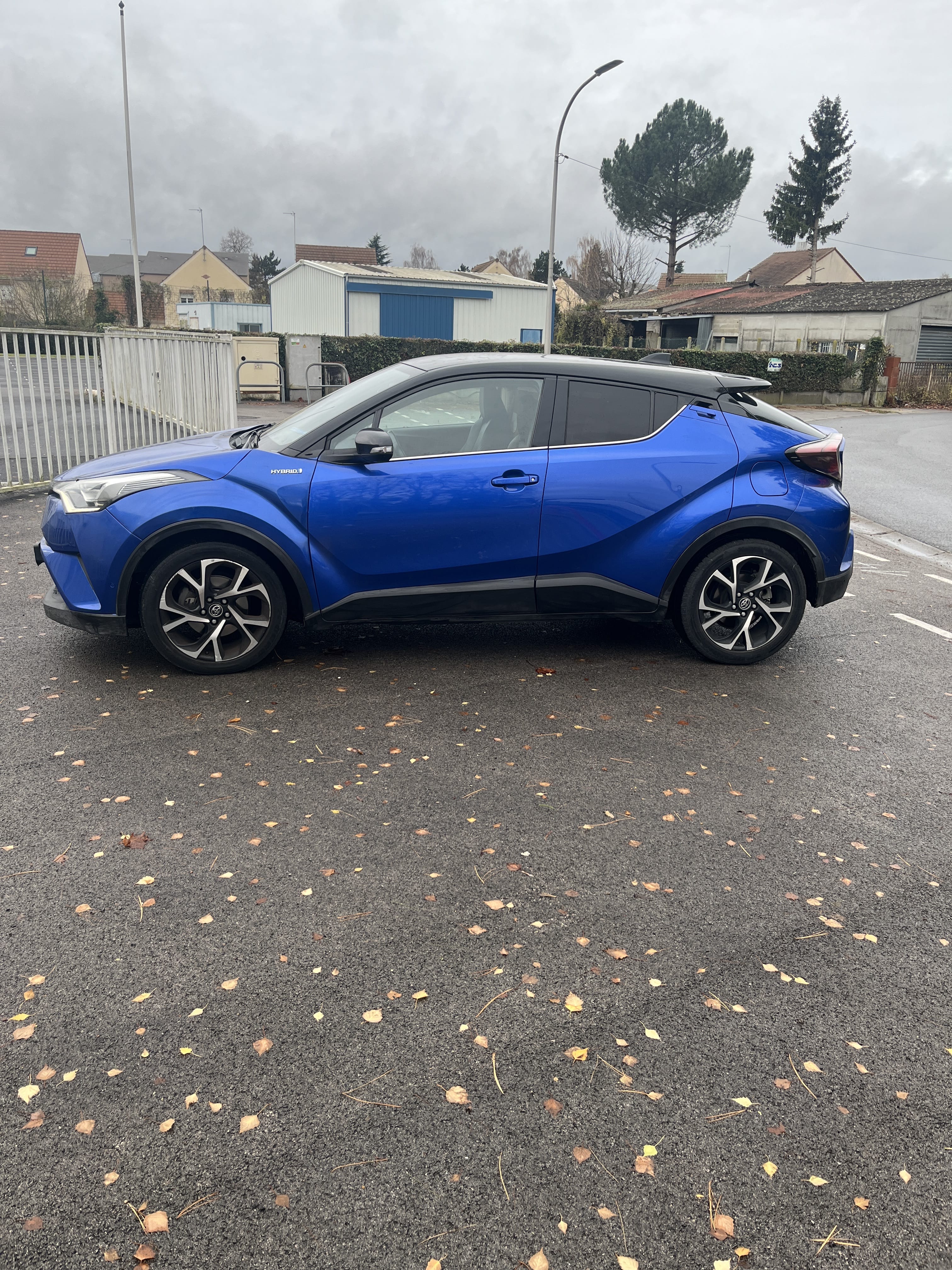 Toyota C-HR Hybrid avec Climatisation
