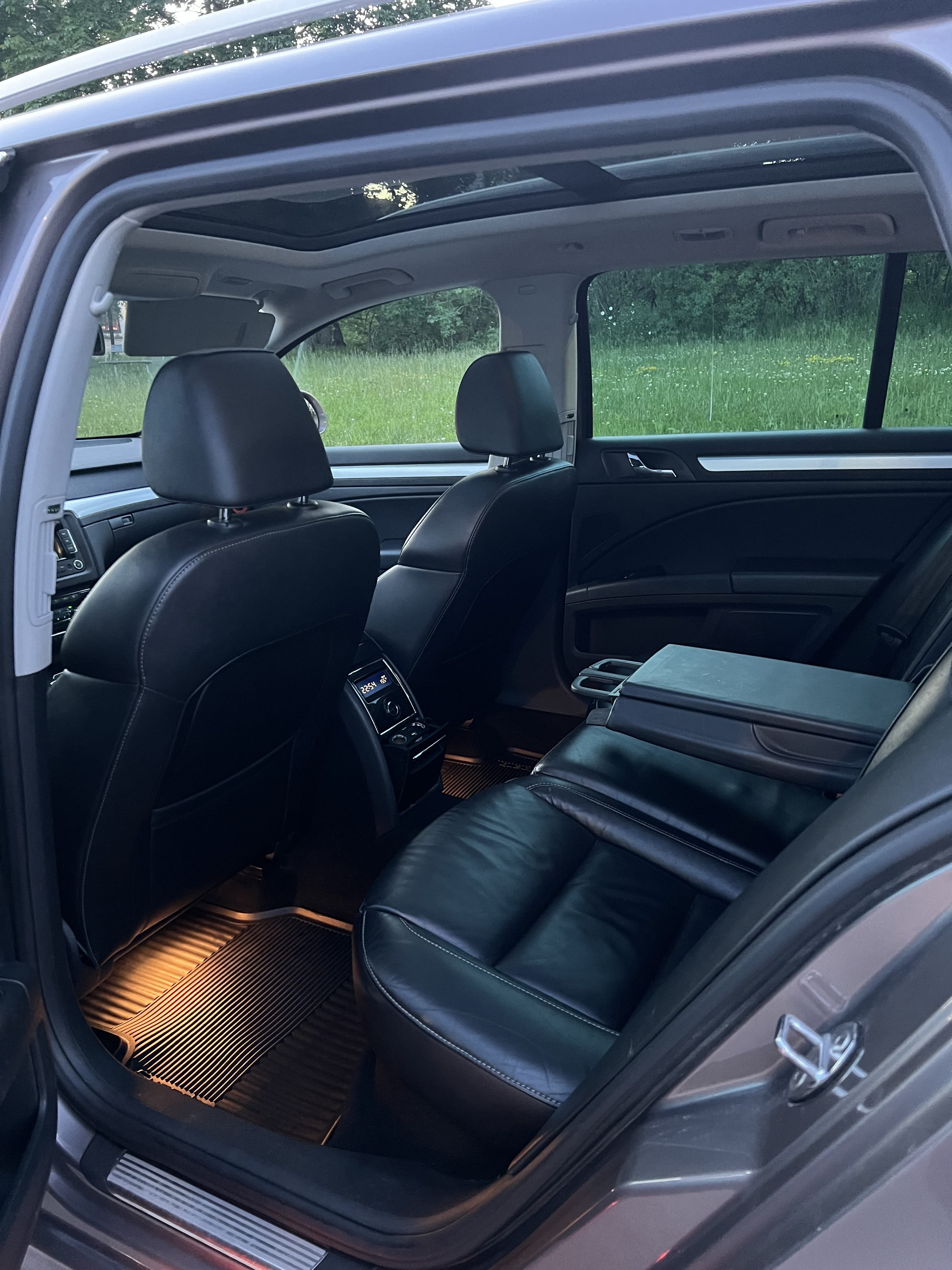 Skoda Superb 2.0 Disel Automatic - Panorama Full Package med USB ladeuttak