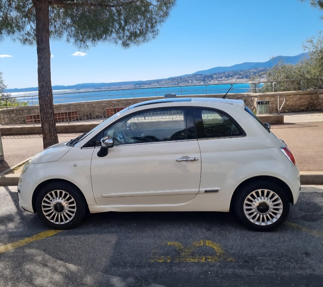 Fiat 500 Toit panoramique, Clim, Bluetooth, USB, super 95, avec Audio Bluetooth