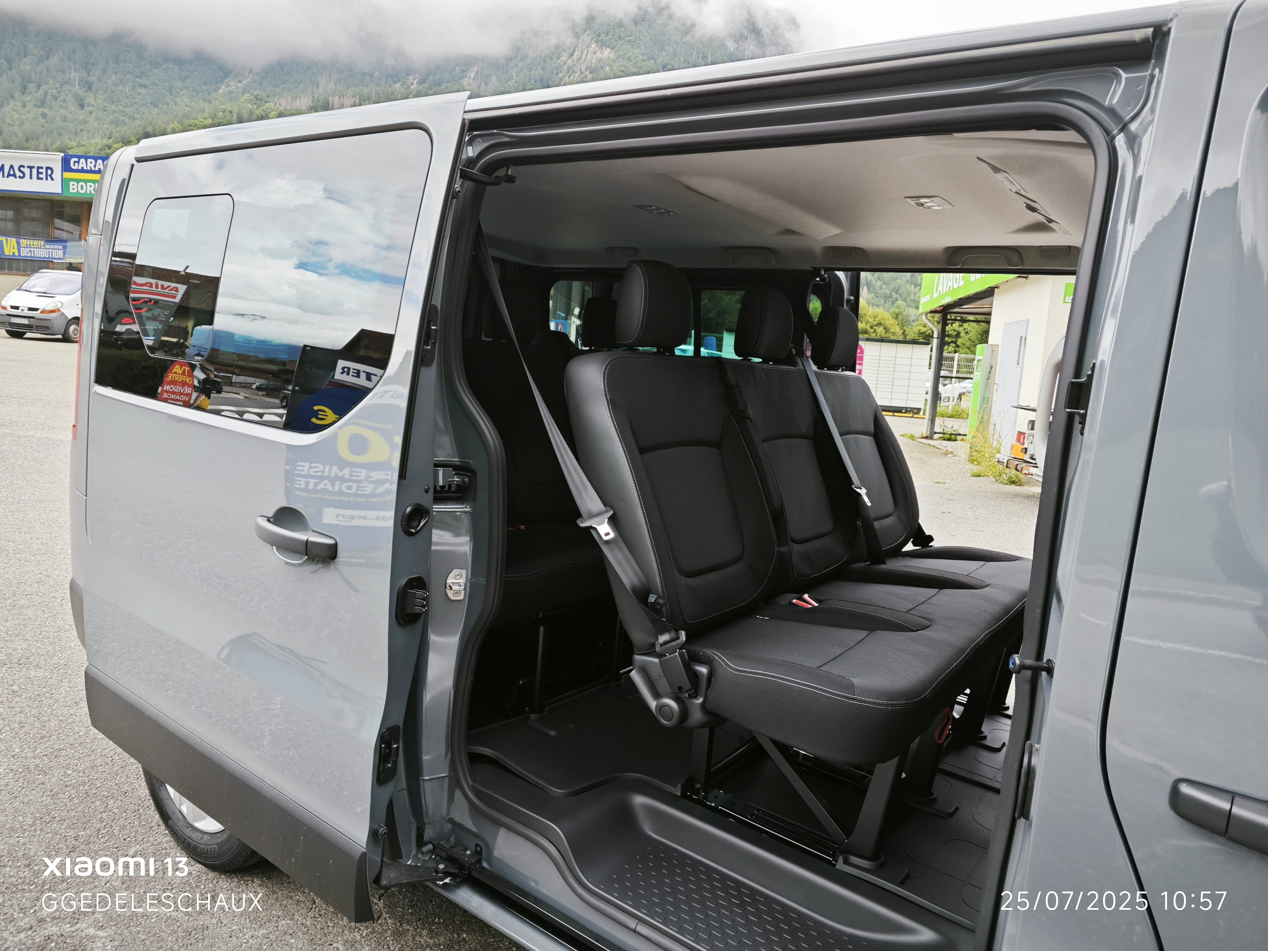 Nissan Primastar 9 PLACES DOUBLES PORTES 2.0L 150 CV L2H1 avec Pneus neige