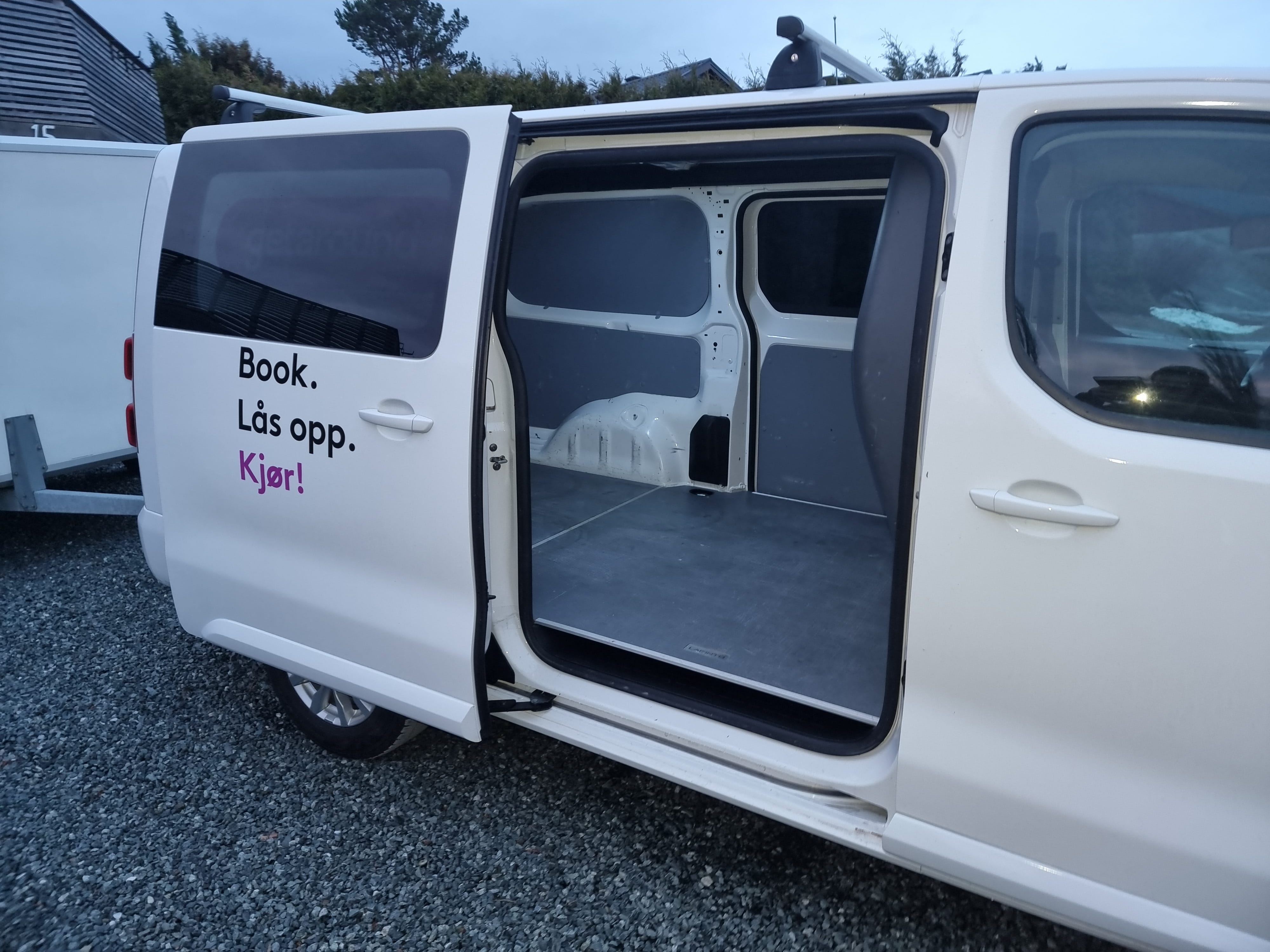 Peugeot Expert 150hk L3 2019 + Skaphenger med Vinterdekk