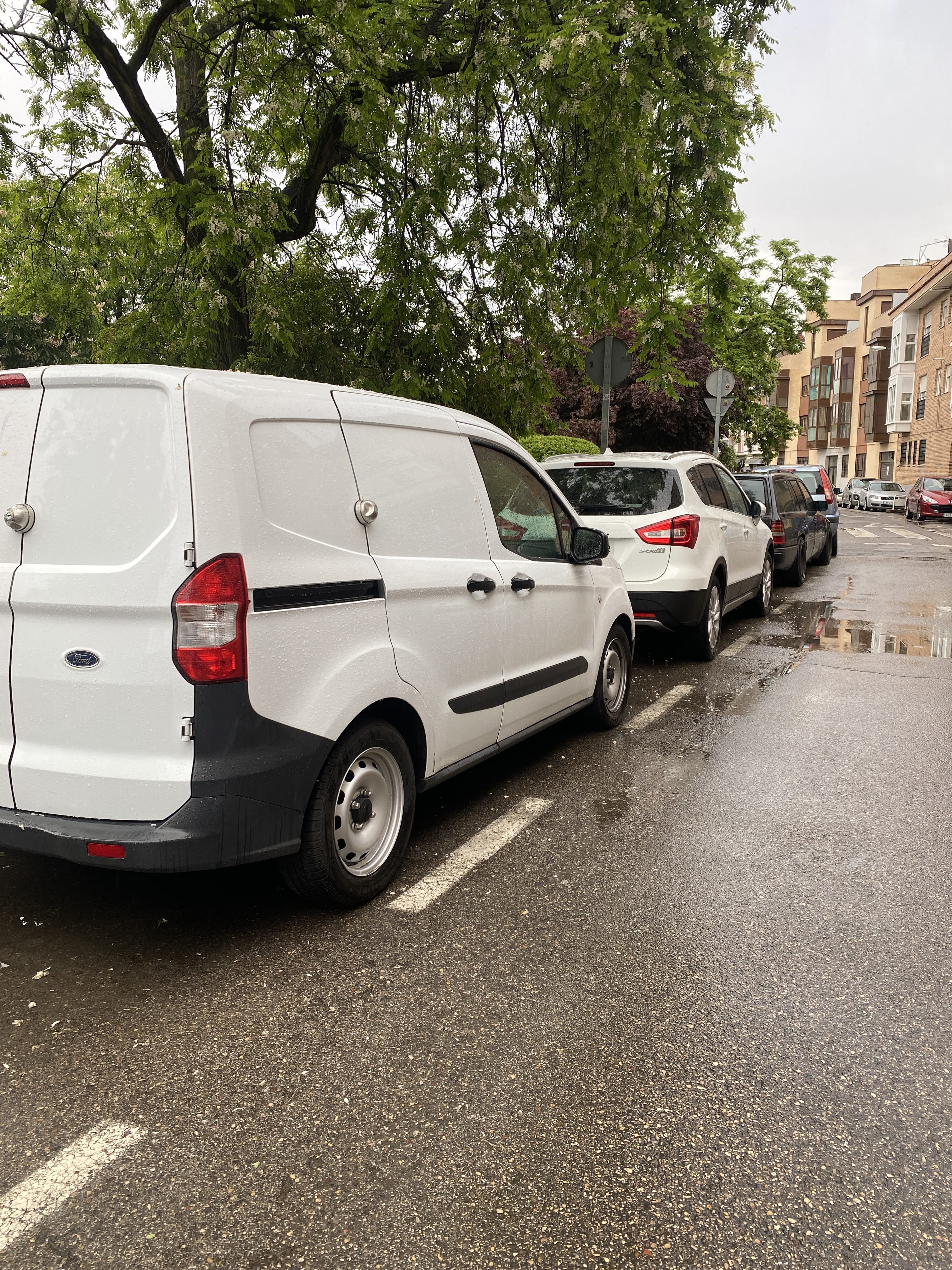 Ford Transit Courier Furgoneta con Audio Bluetooth