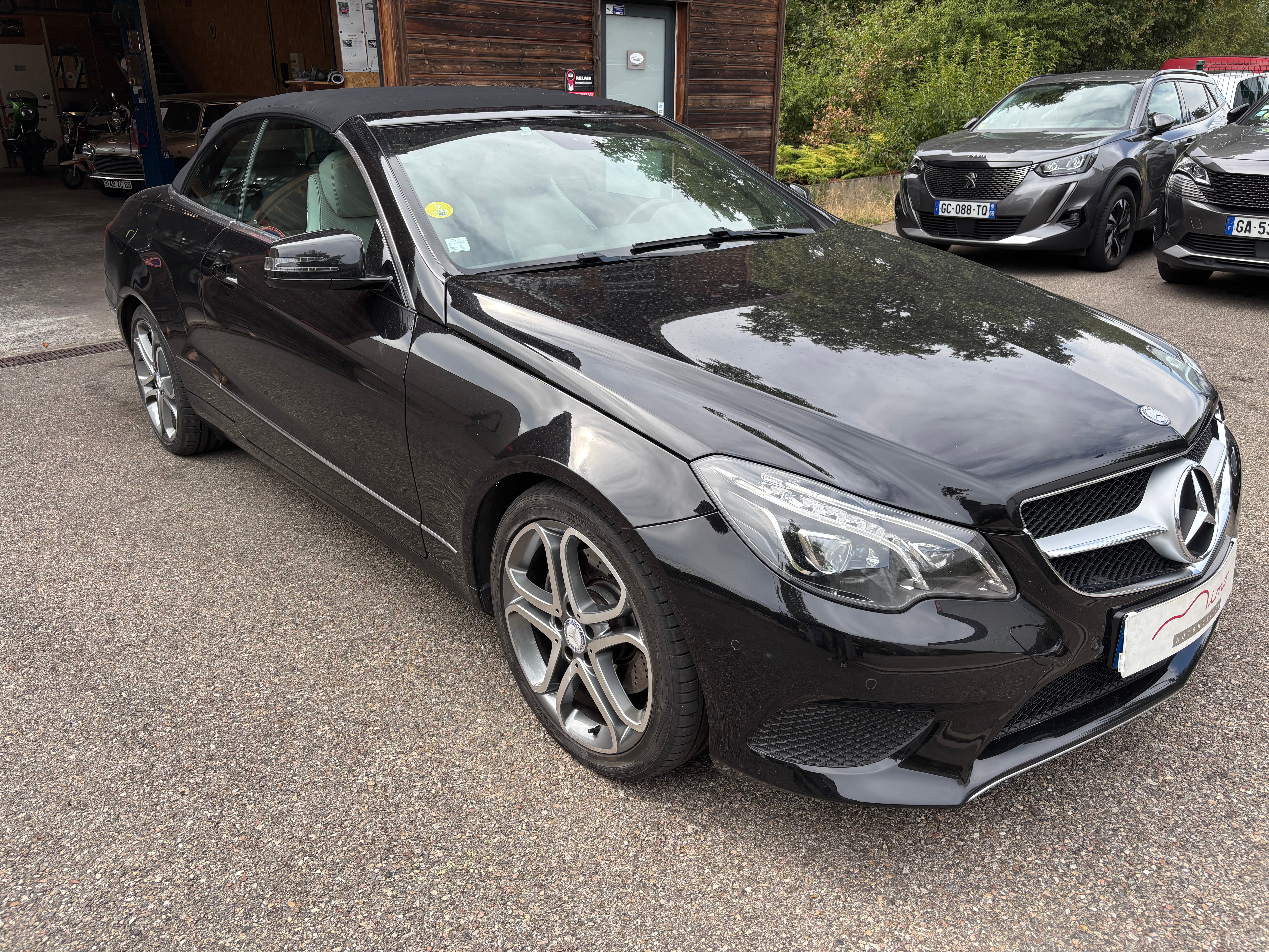 Mercedes-Benz Classe E Cabriolet avec Autoradio
