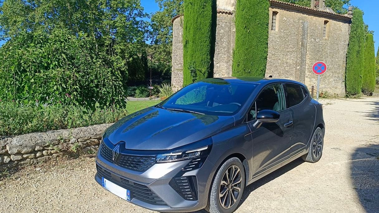 Renault Clio, 2024, Essence 98