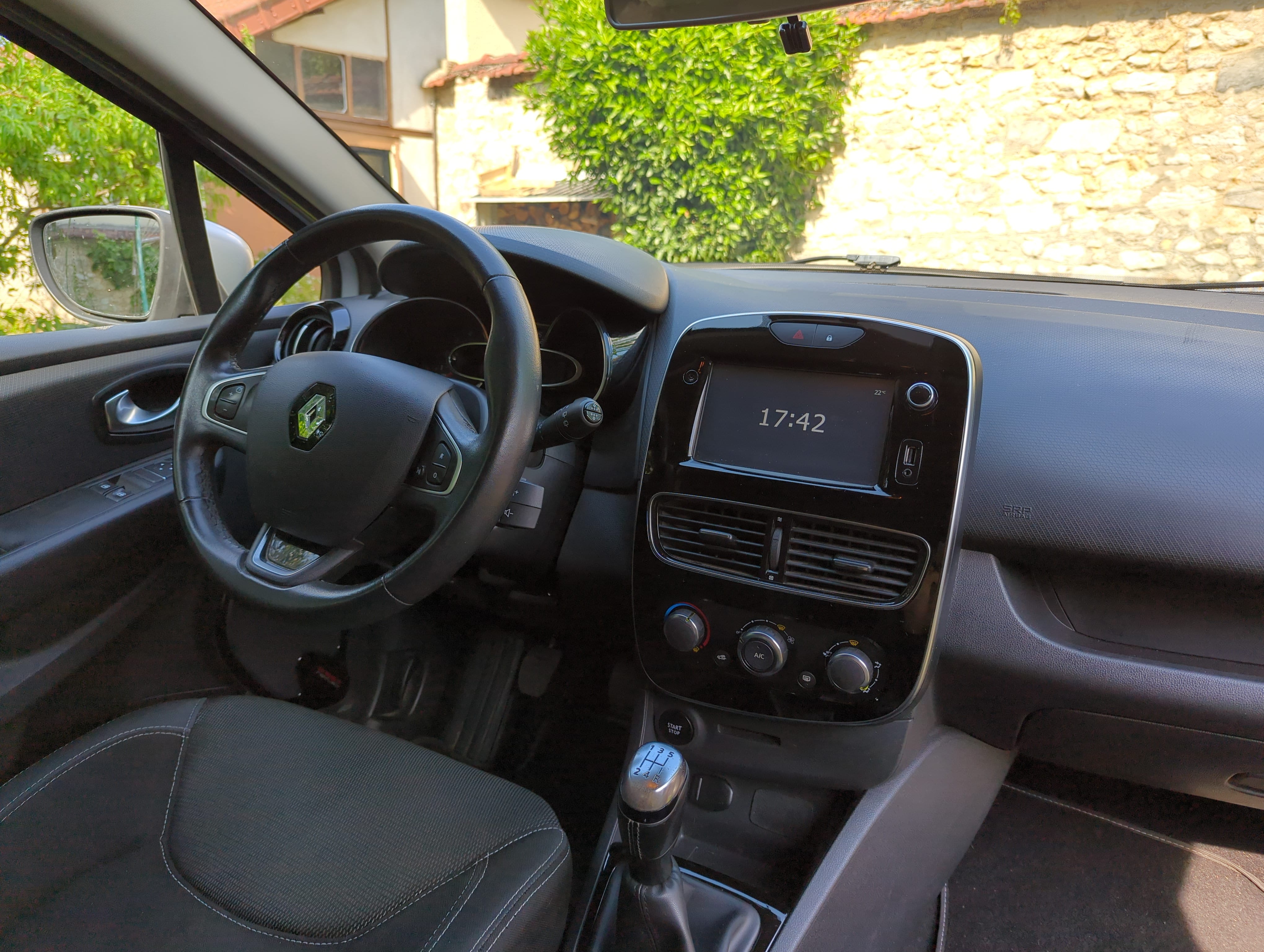 Renault Clio avec Entrée audio / iPod