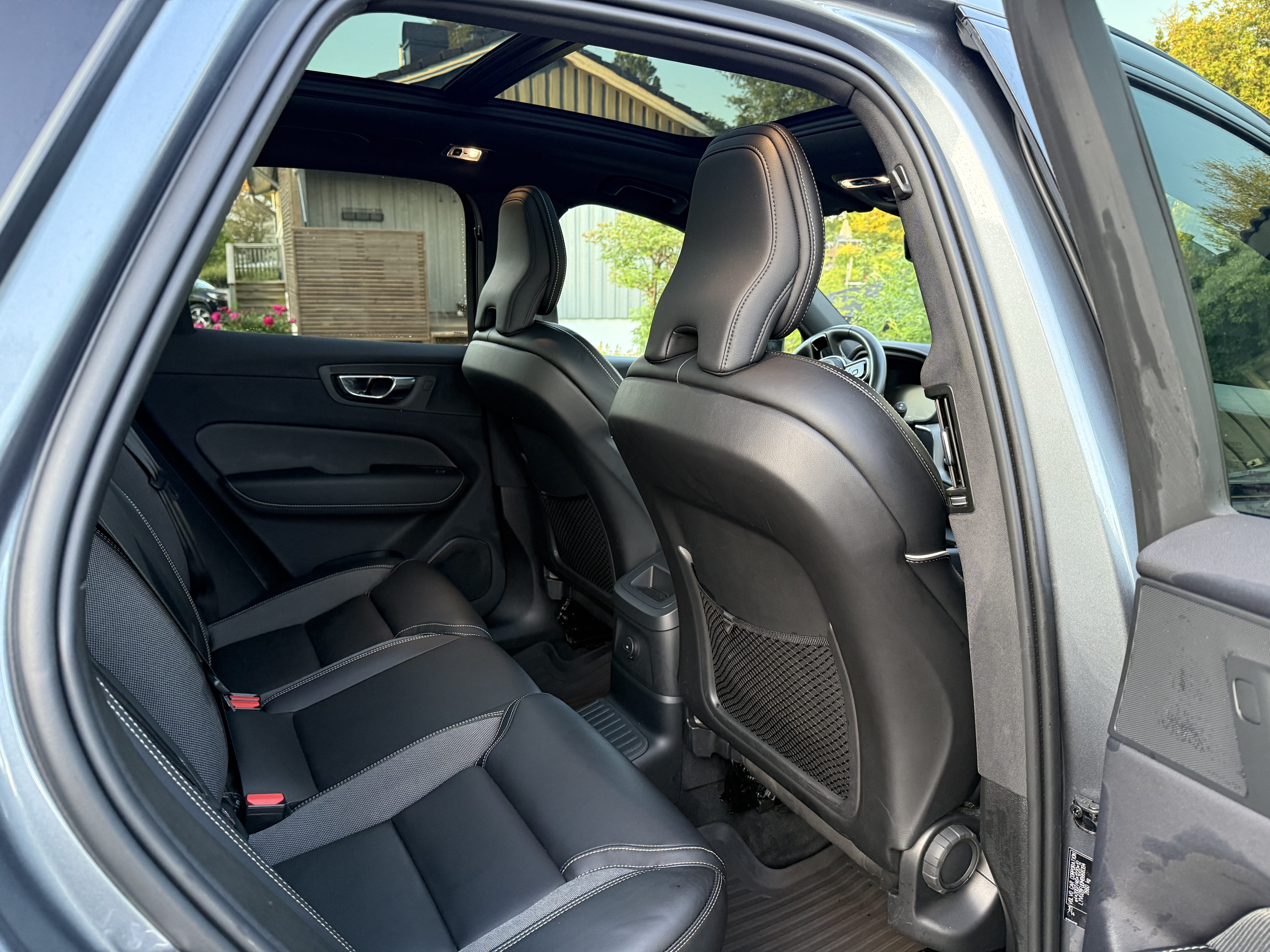 Volvo XC60 T6 R-Design med Firehjulstrekk