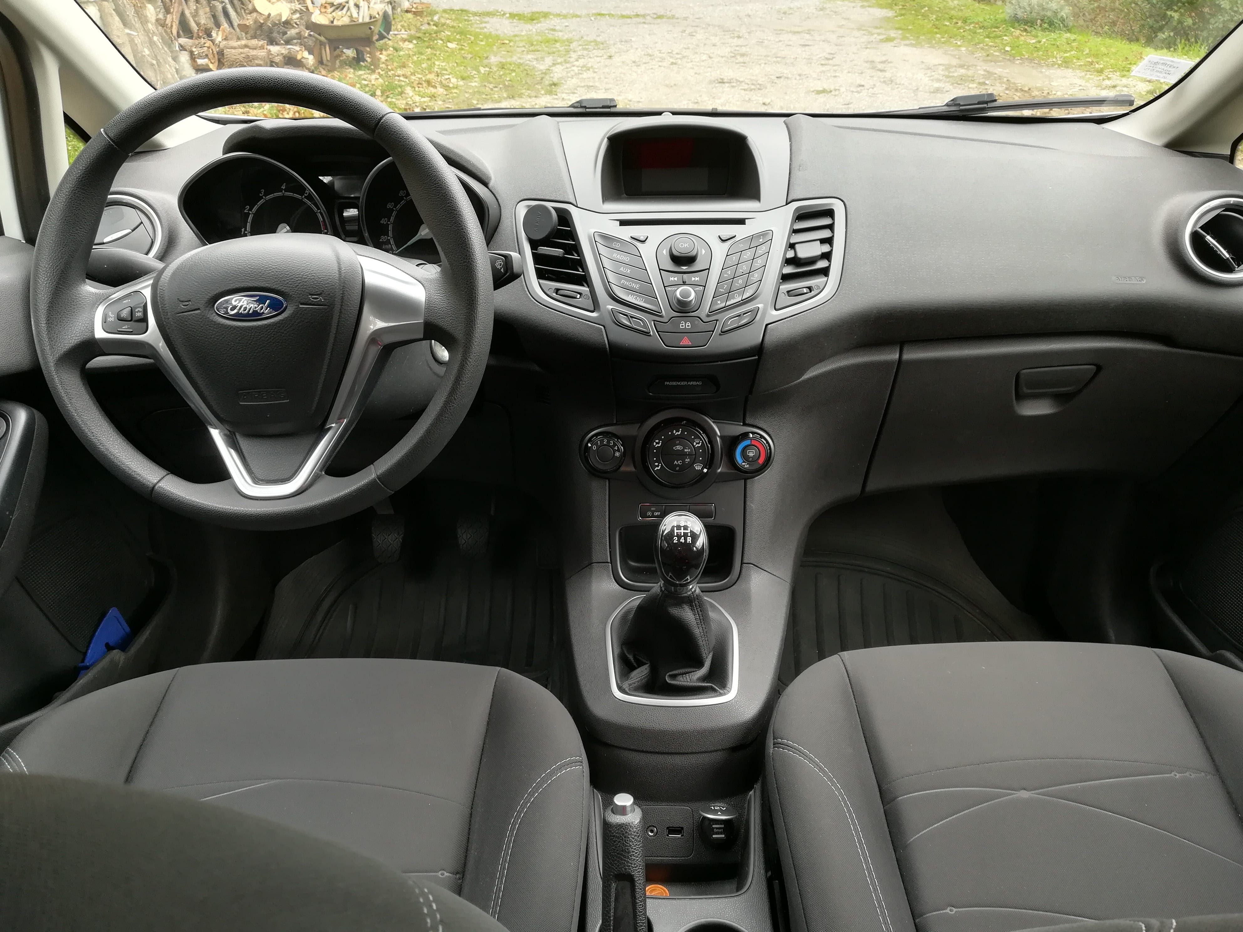 Ford Fiesta 1.0L EcoBoost 100 ch avec Entrée audio / iPod