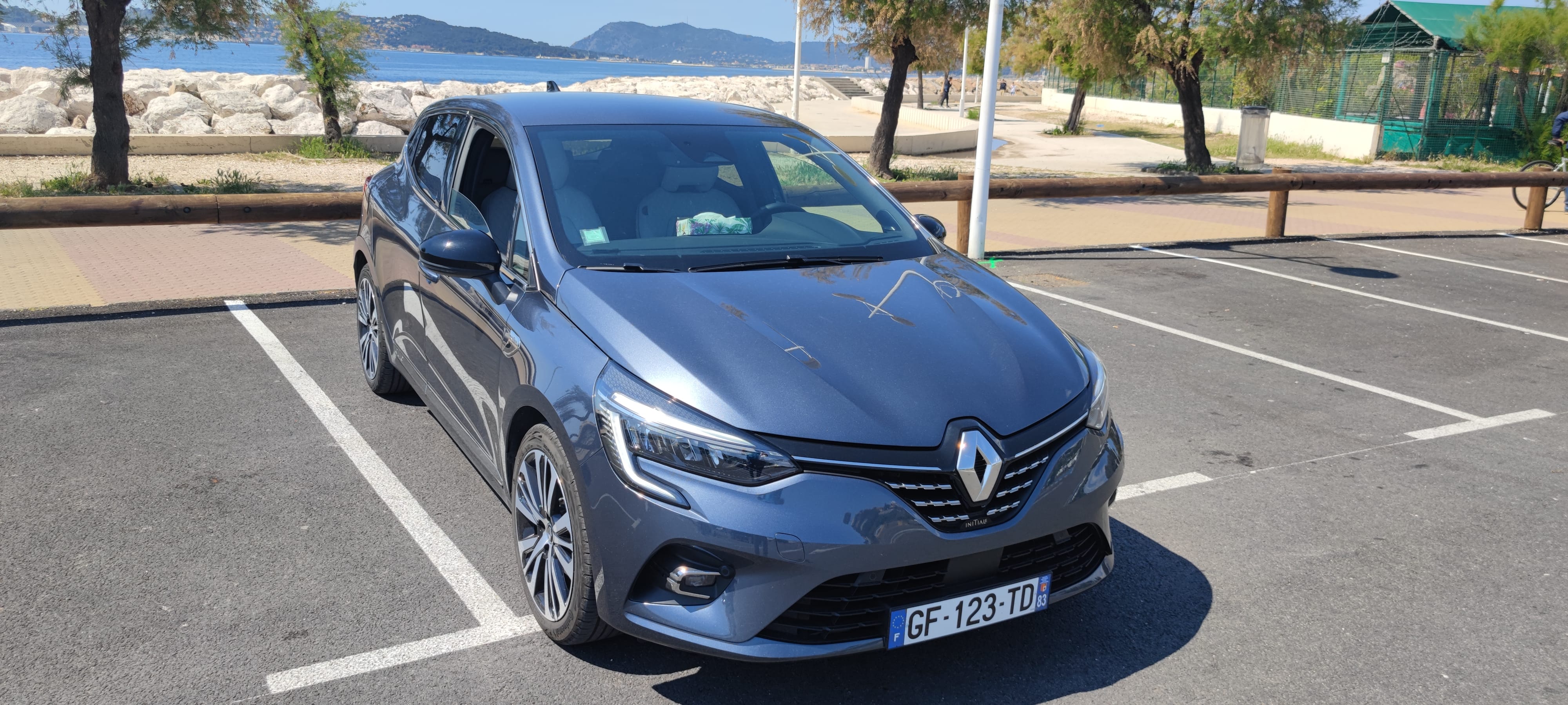 Renault Clio E-tech, 2022, Essence 95 / Électrique (hybride), automatique