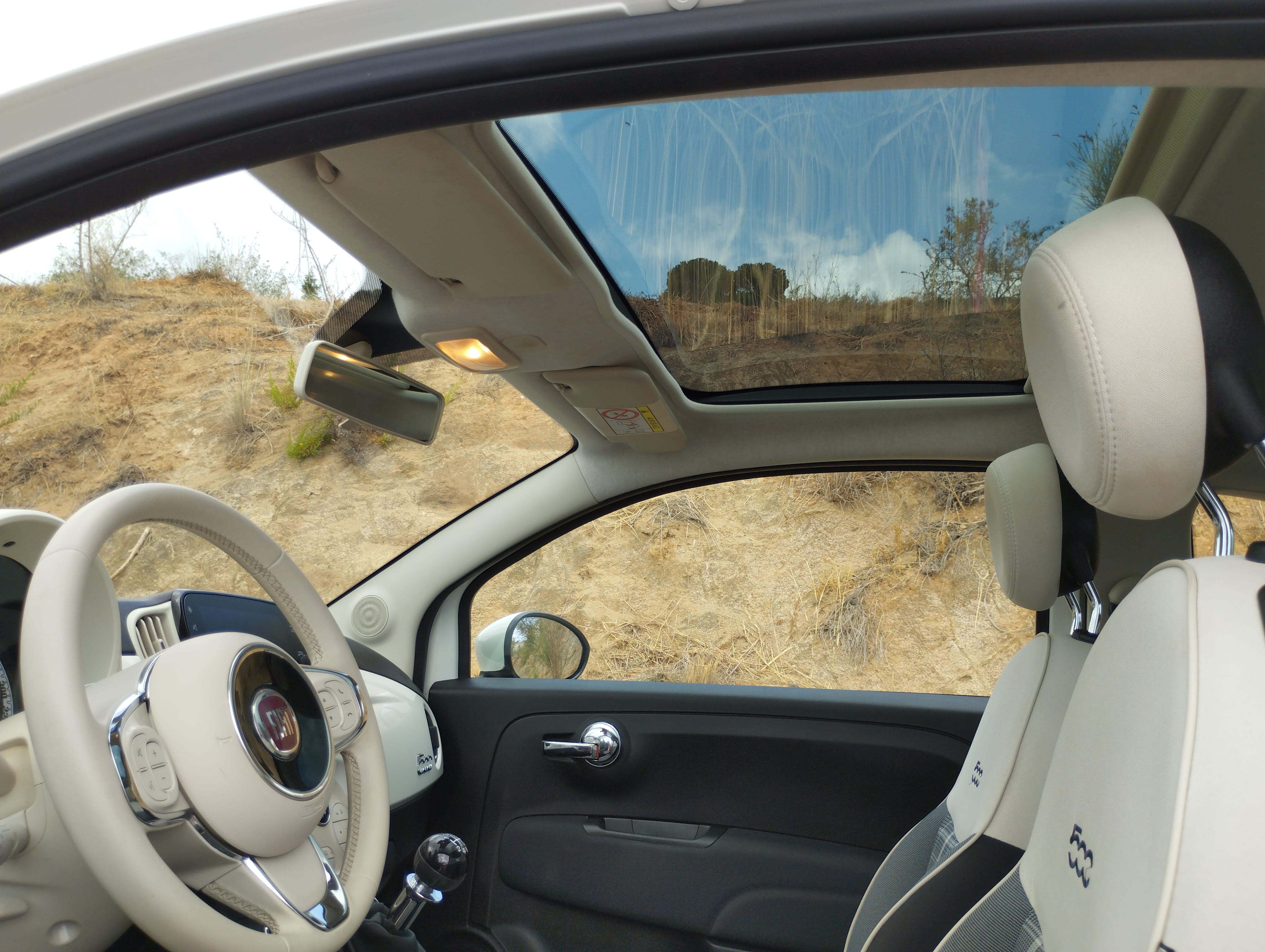 Fiat 500 Hybrido with Audio / iPod input