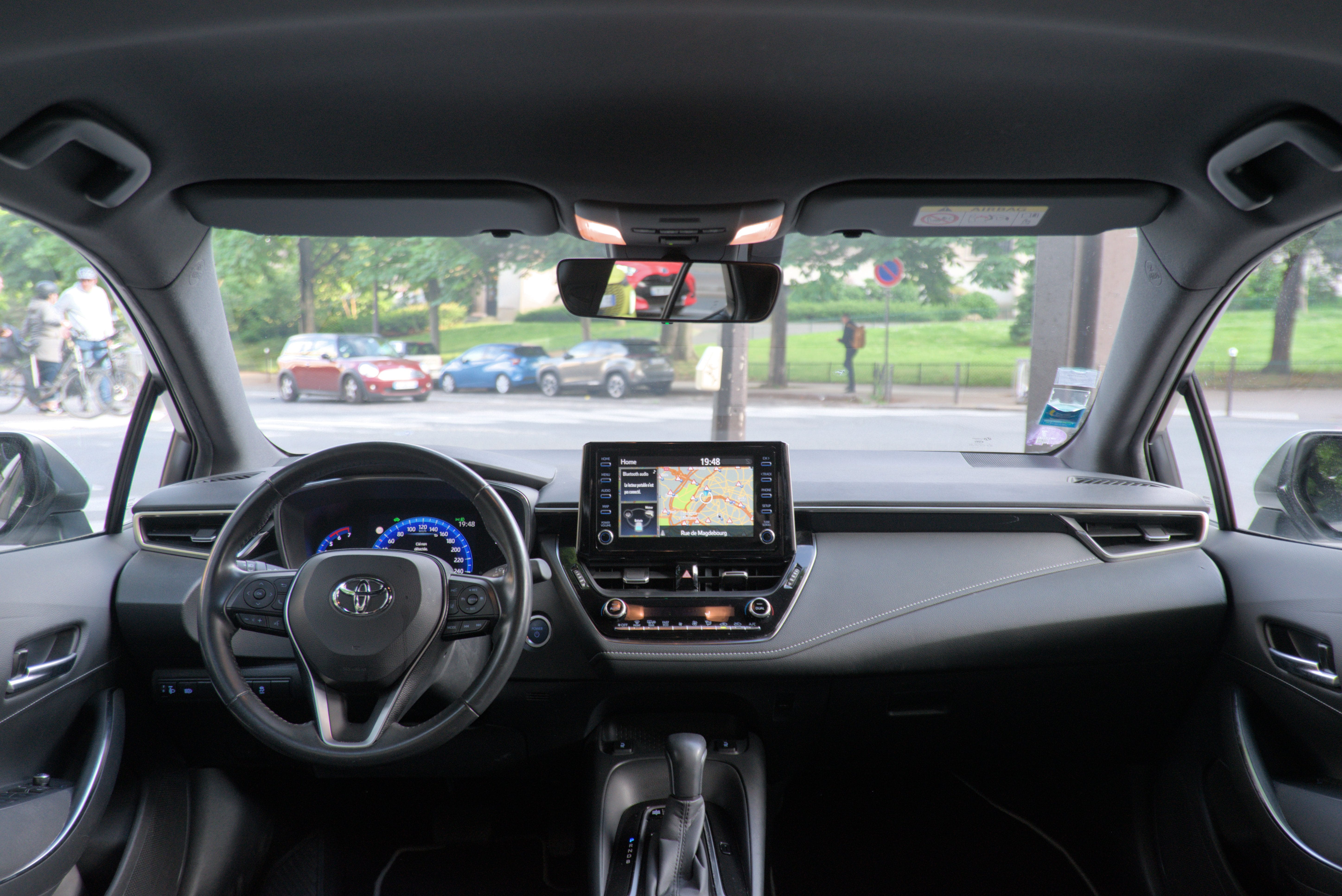 Toyota Corolla Hybride Berline avec GPS