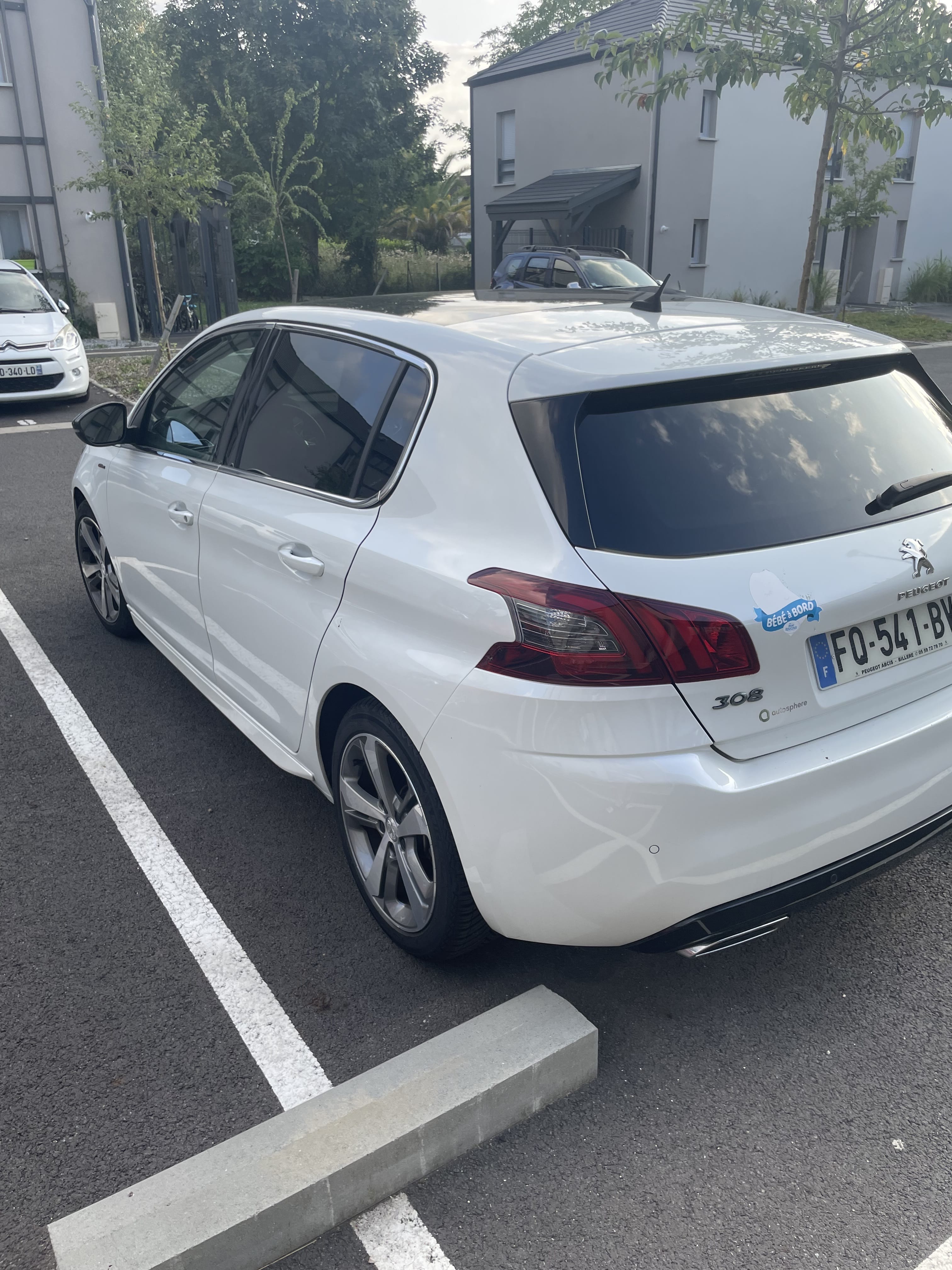 Peugeot 308 avec GPS