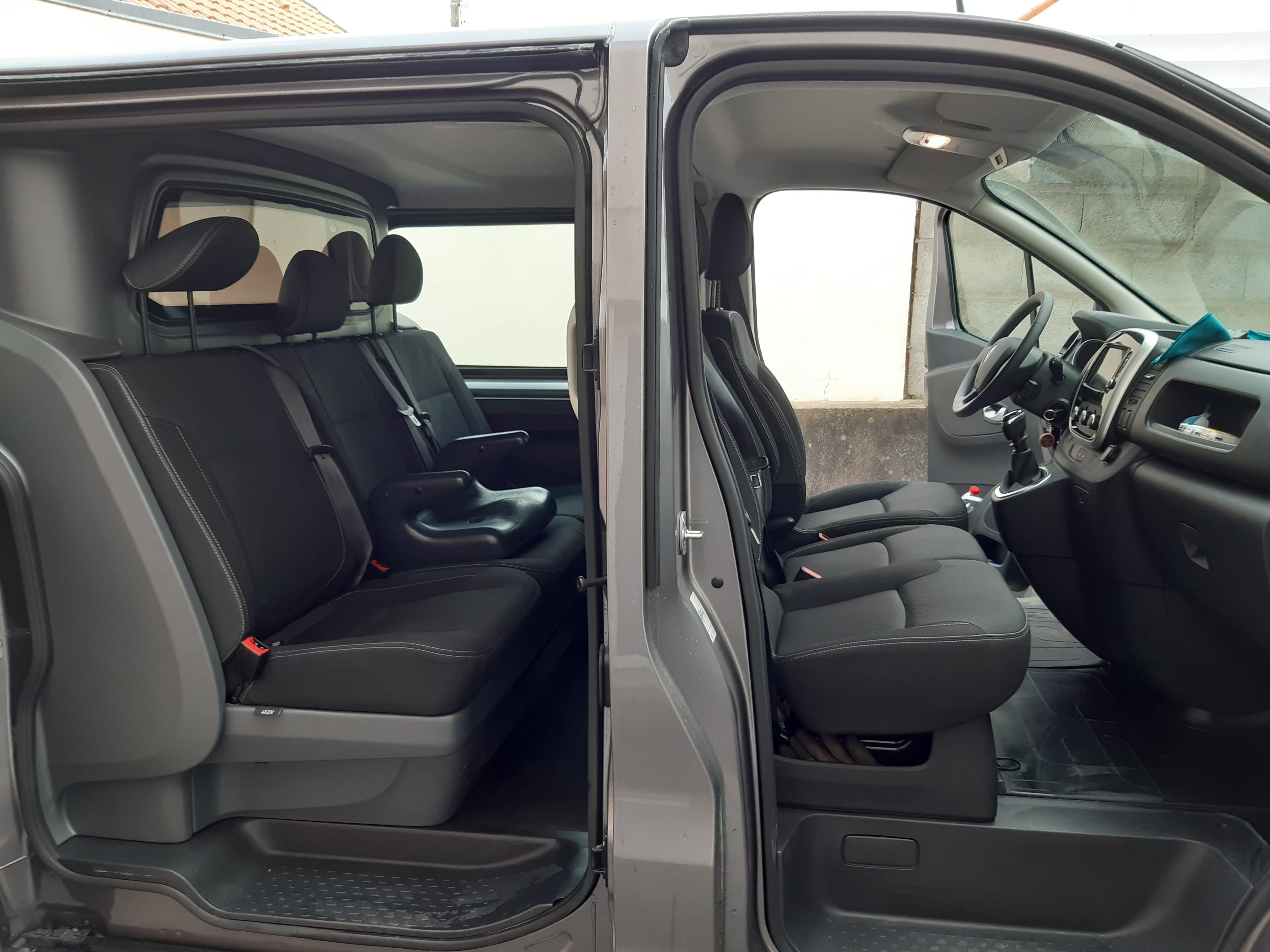 Renault Trafic Double Cabine avec GPS