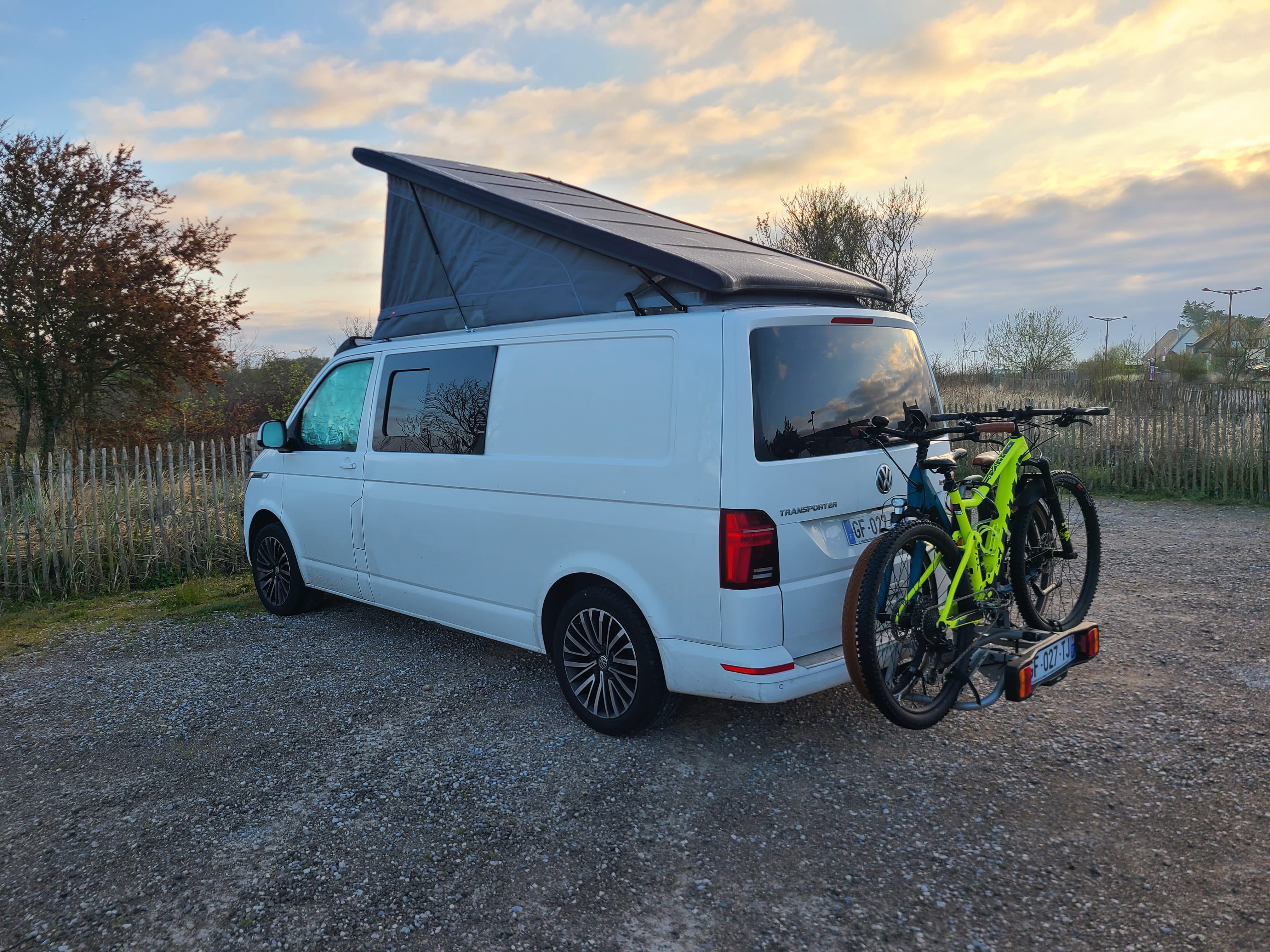 Volkswagen Transporter Combi avec Pneus neige