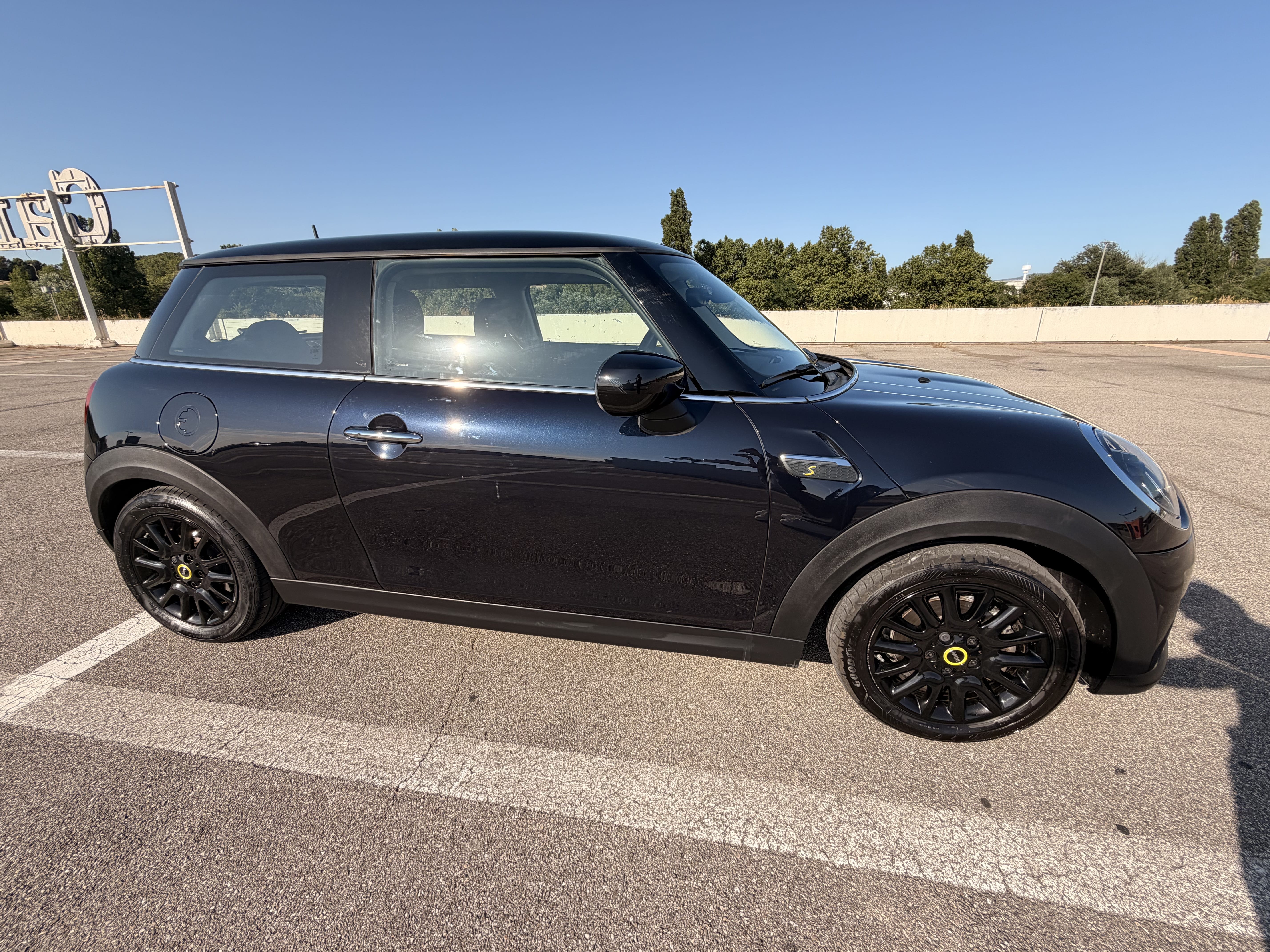 Mini Cooper SE with Air conditioning