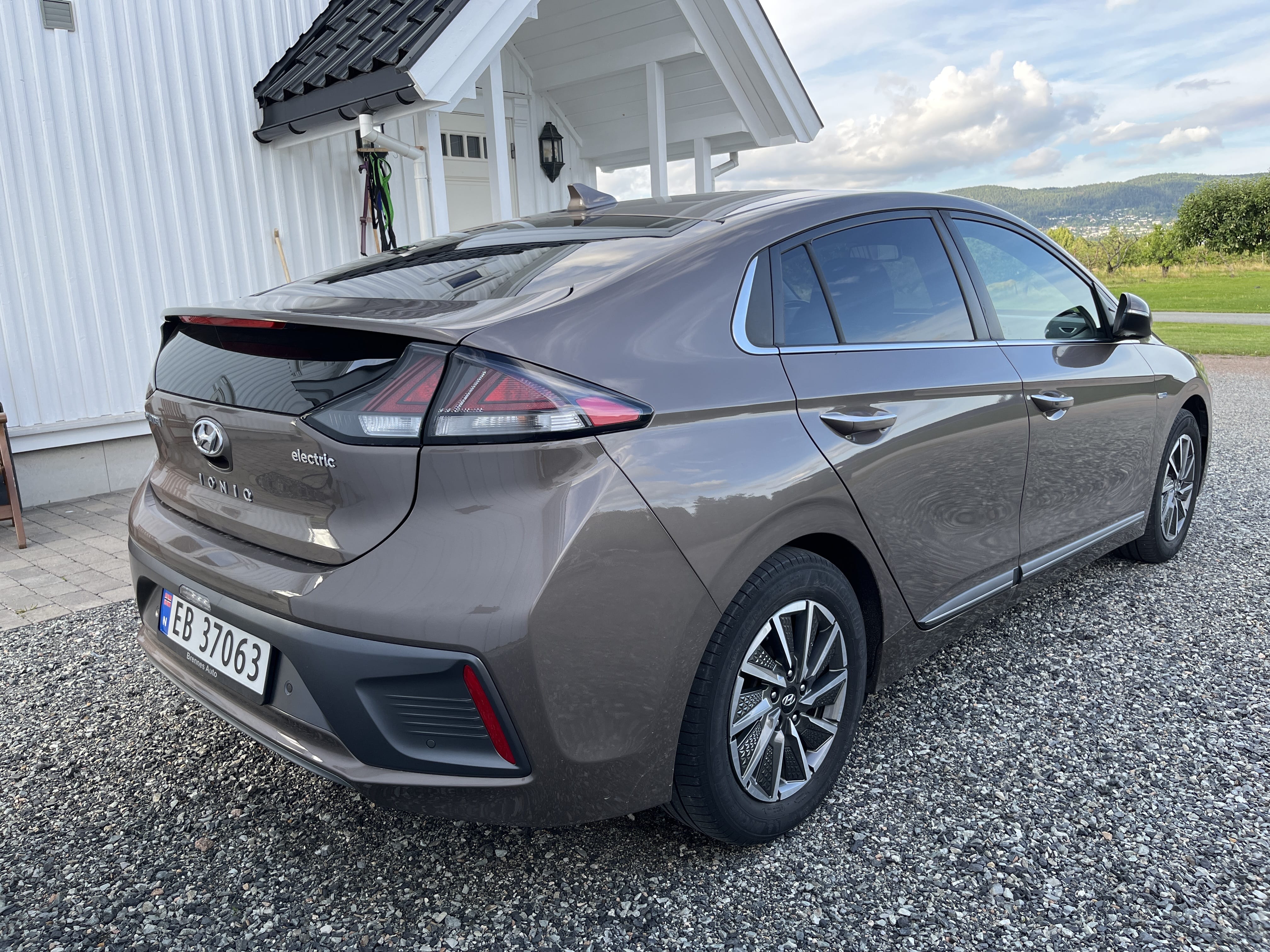 Hyundai Ioniq Electric med GPS