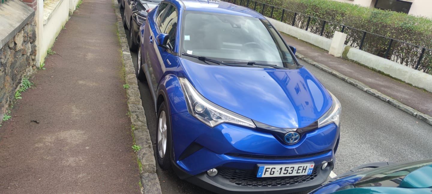 Toyota C-HR, 2019, Essence 98 / Électrique (hybride), automatique