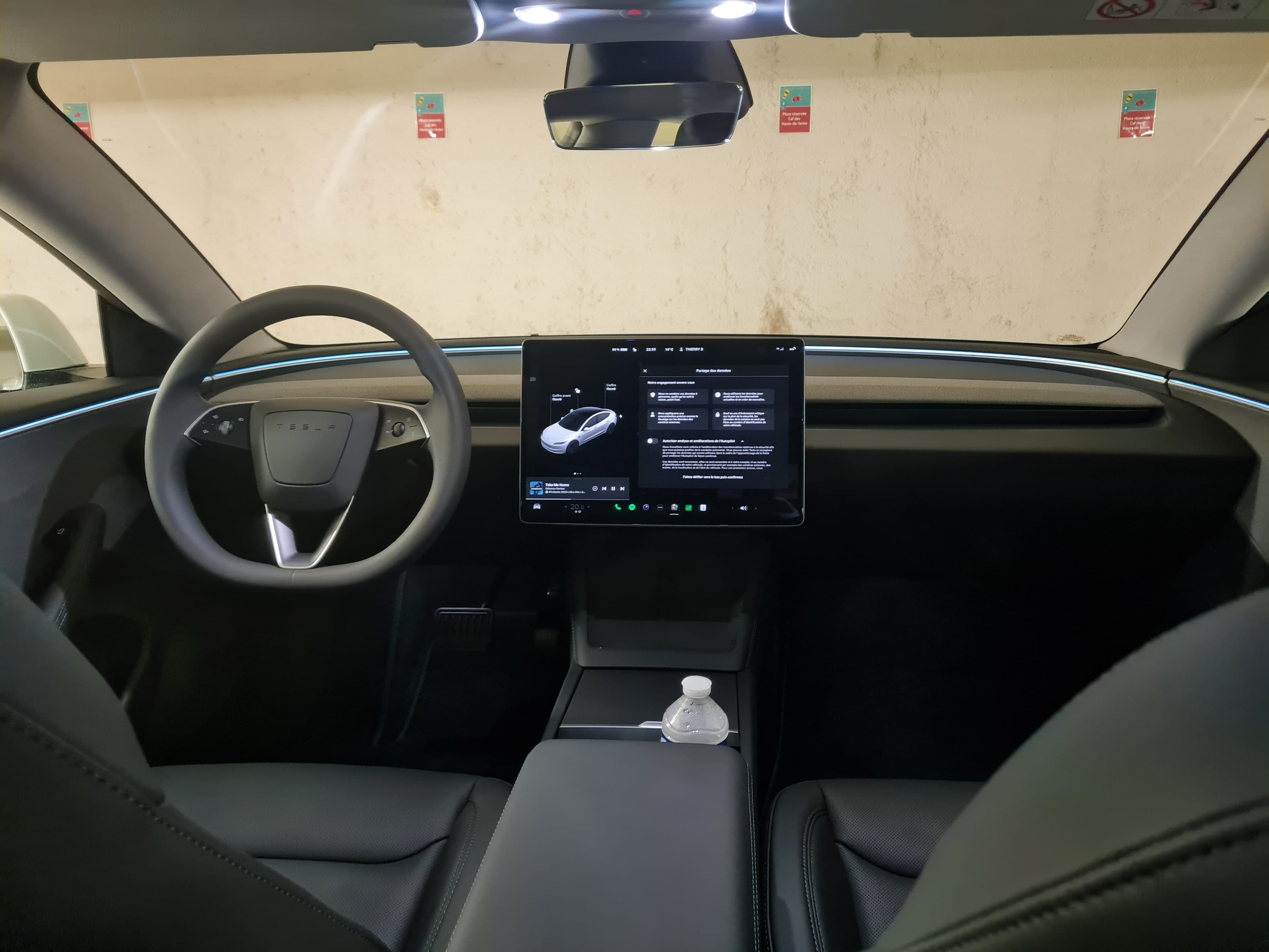 Tesla Model 3 avec GPS