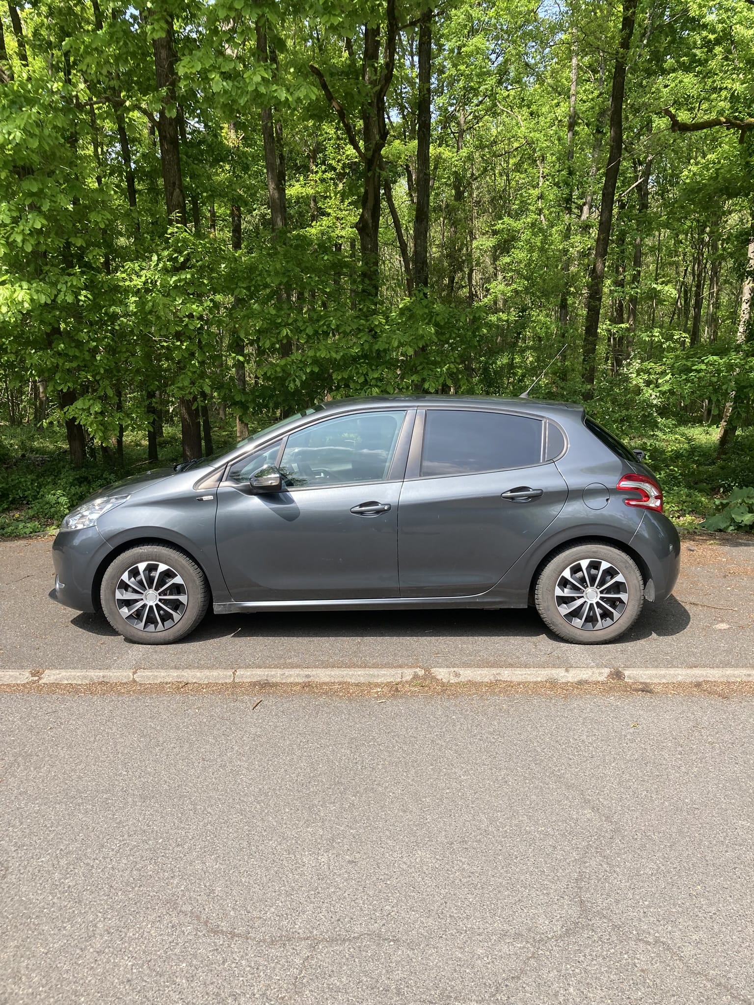 Peugeot 208 avec Climatisation