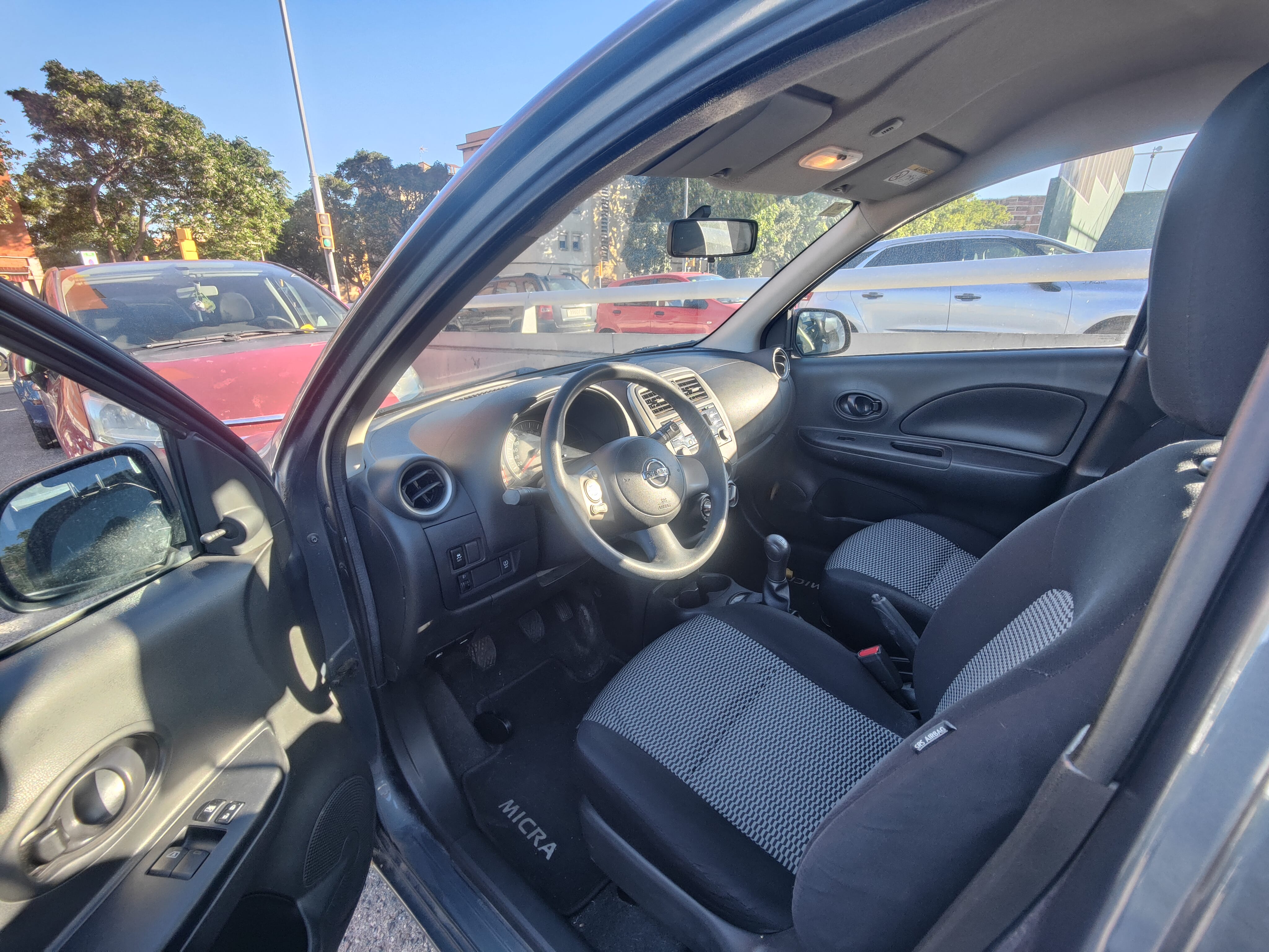 Nissan Micra mit Autoradio