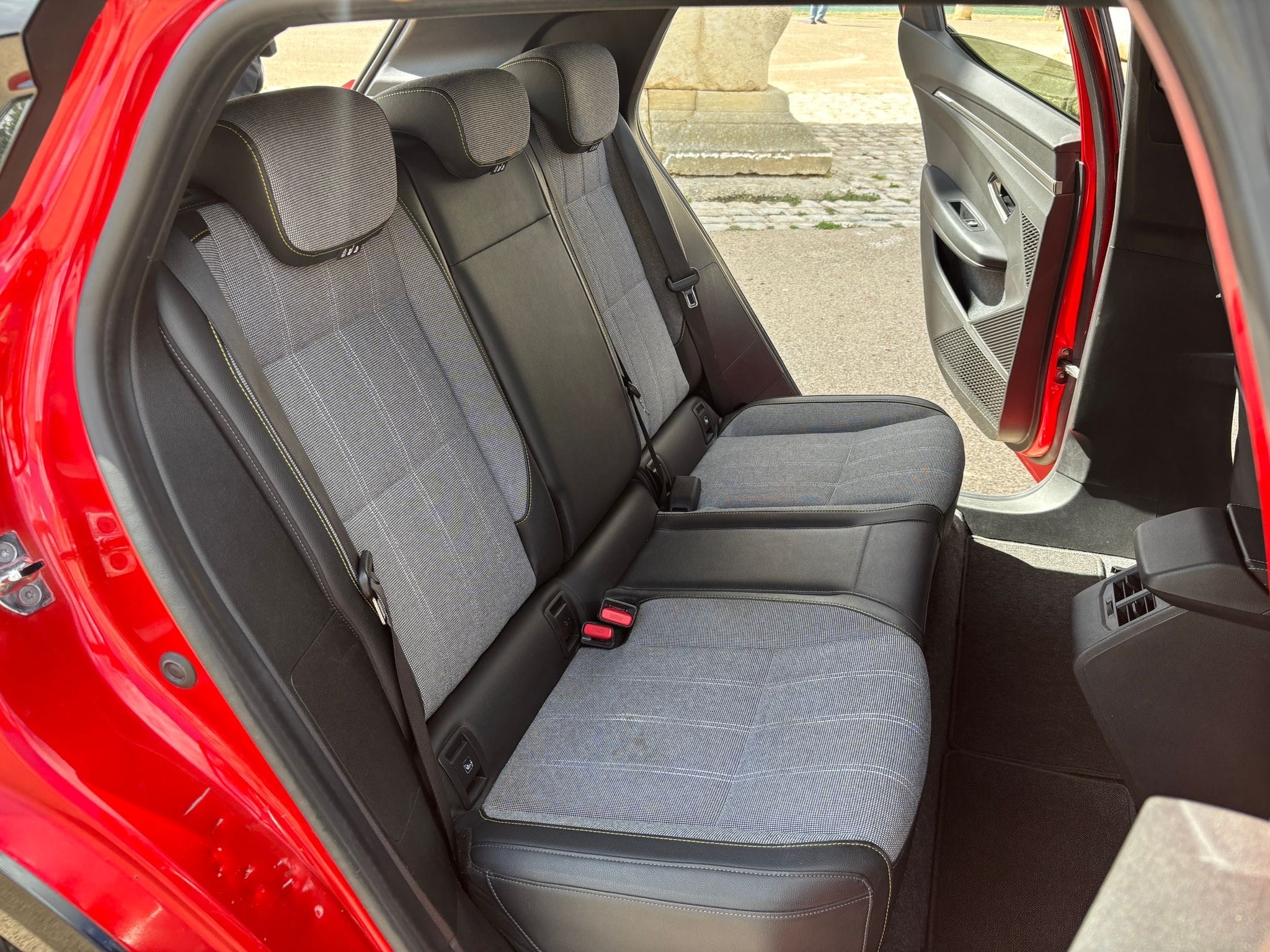 Renault Mégane E-tech Électrique TOUTE OPTION recharge rapide 22 kW AC / 130 kW DC avec Siège bébé