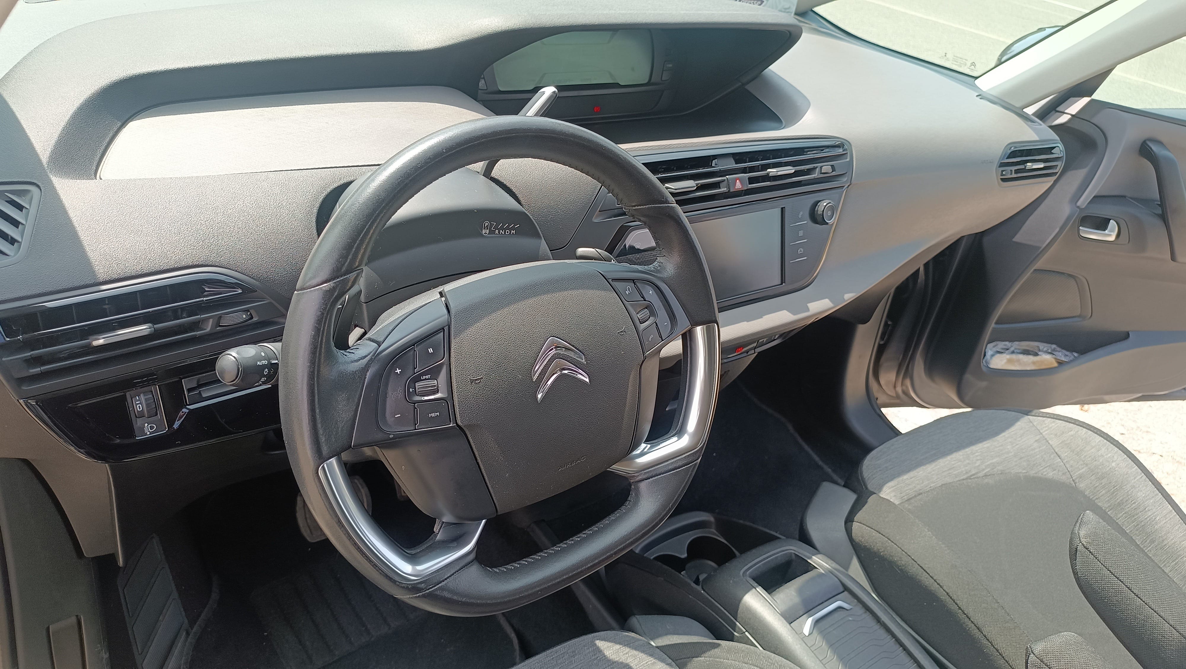 Citroen C4 Grand Spacetourer avec GPS