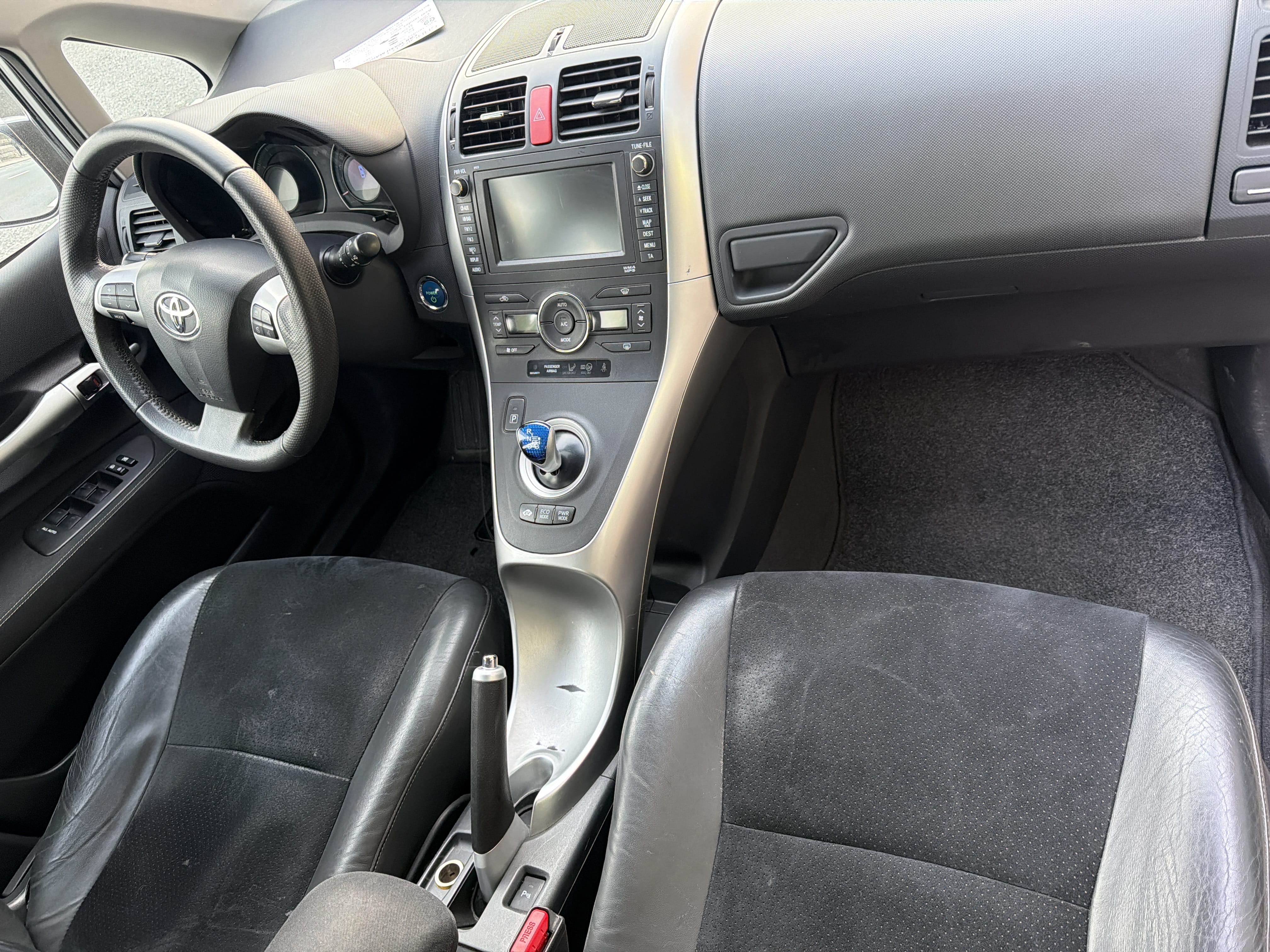 Toyota Auris Hybride avec Quatre roues motrices