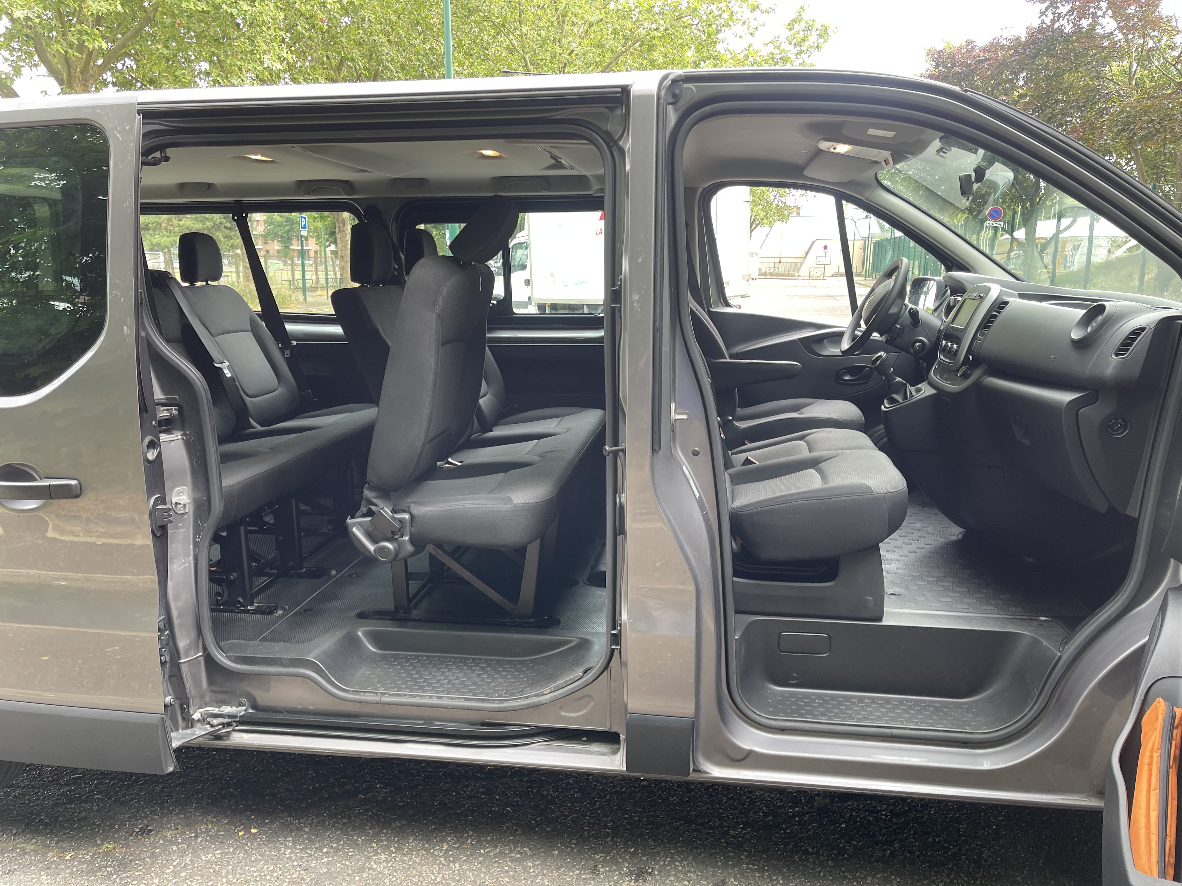 Renault Trafic Passenger  minibus 9 places DCI 145ch avec Climatisation
