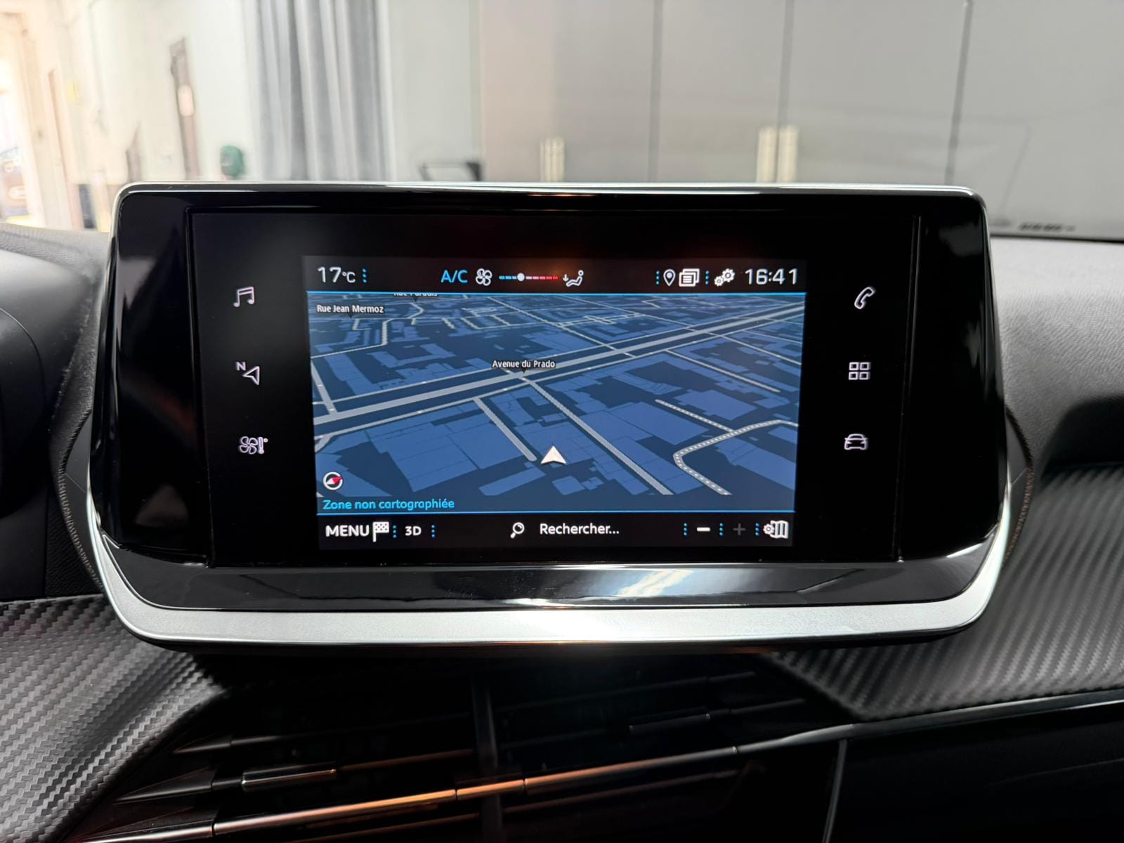 Peugeot 208 with Apple CarPlay