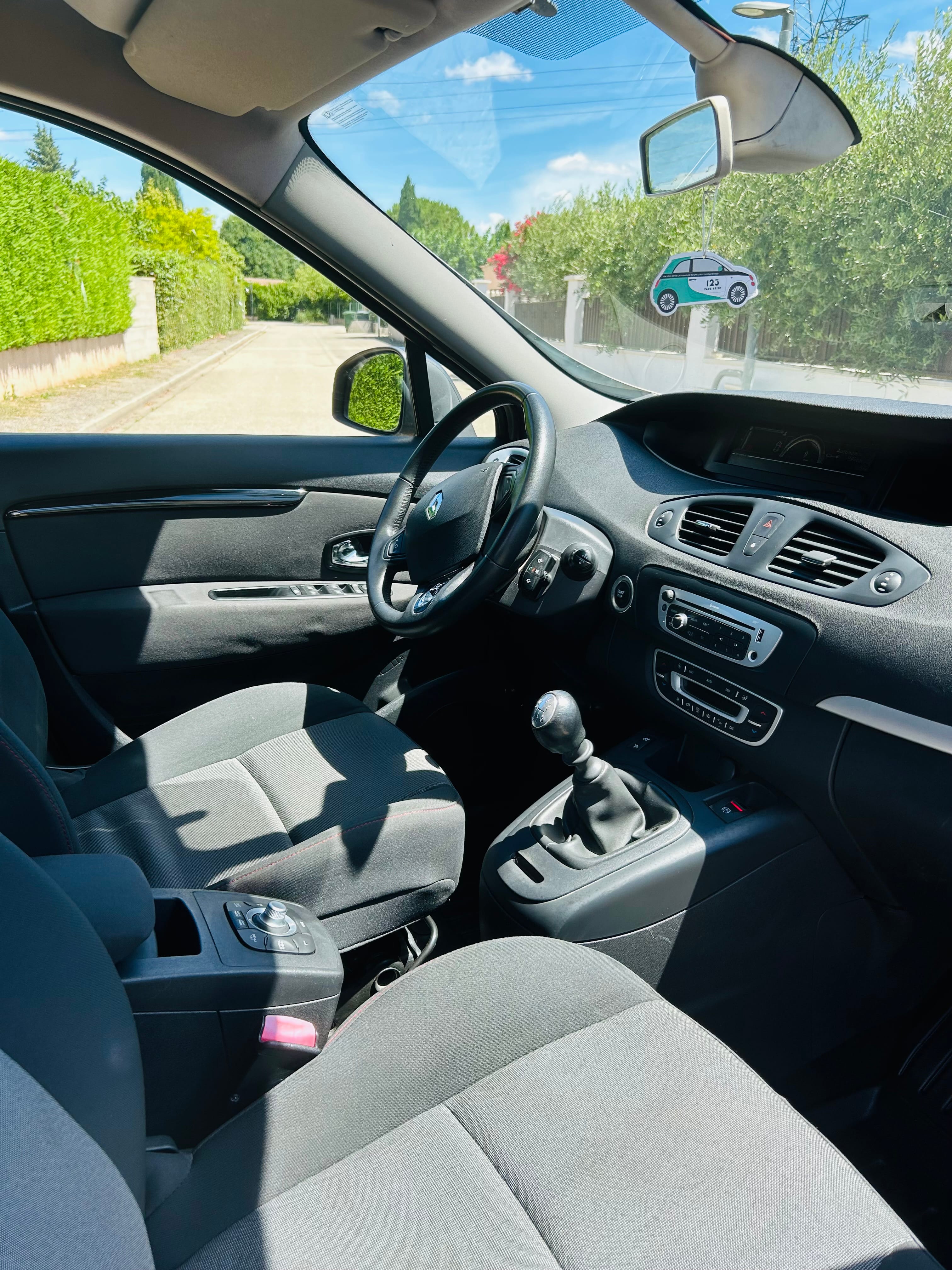 Renault Scenic with Cruise control