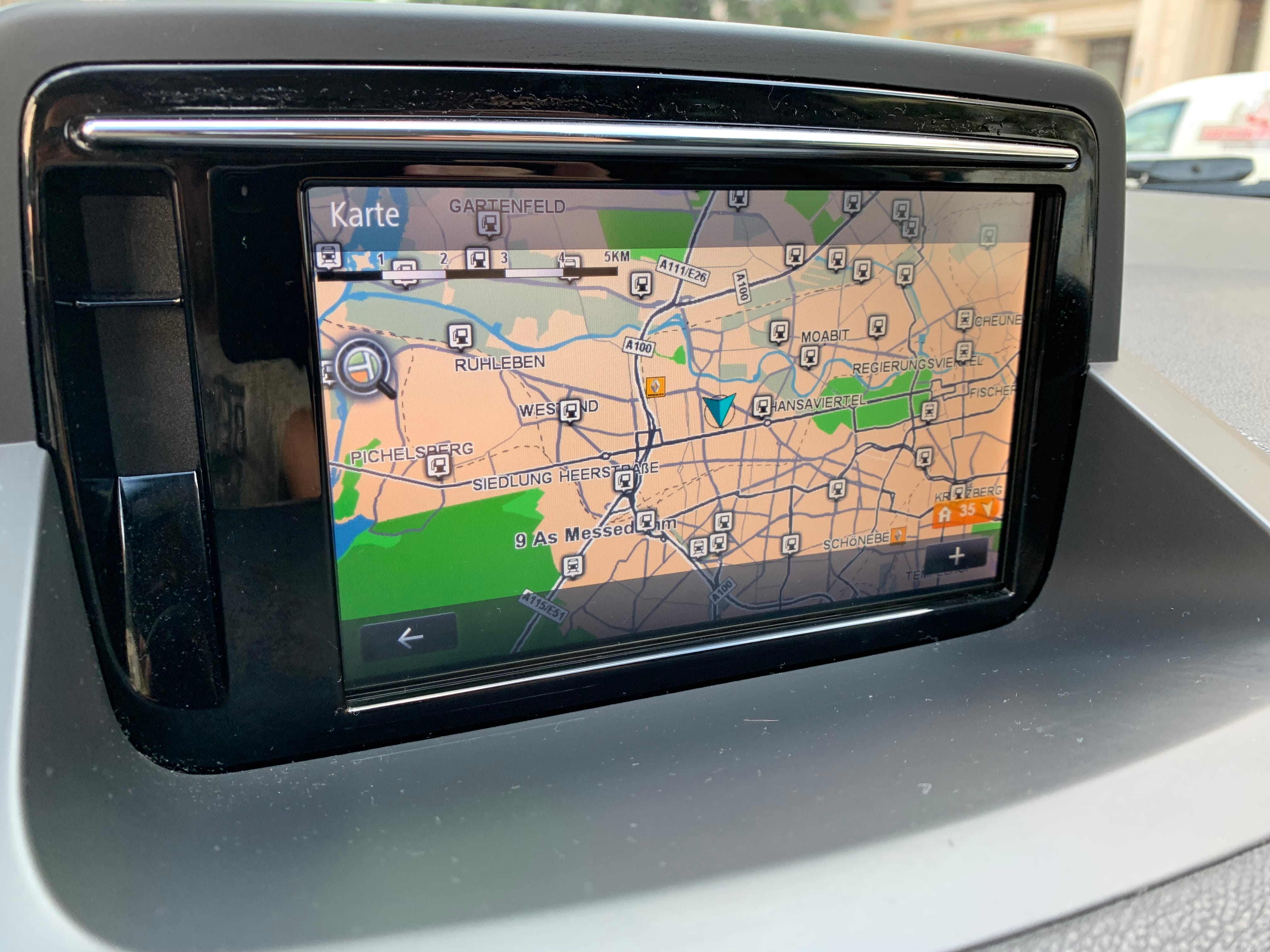 Renault Mégane Estate (Kombi) mit Vollausstattung und Navi mit Audio-/iPod-Zugang