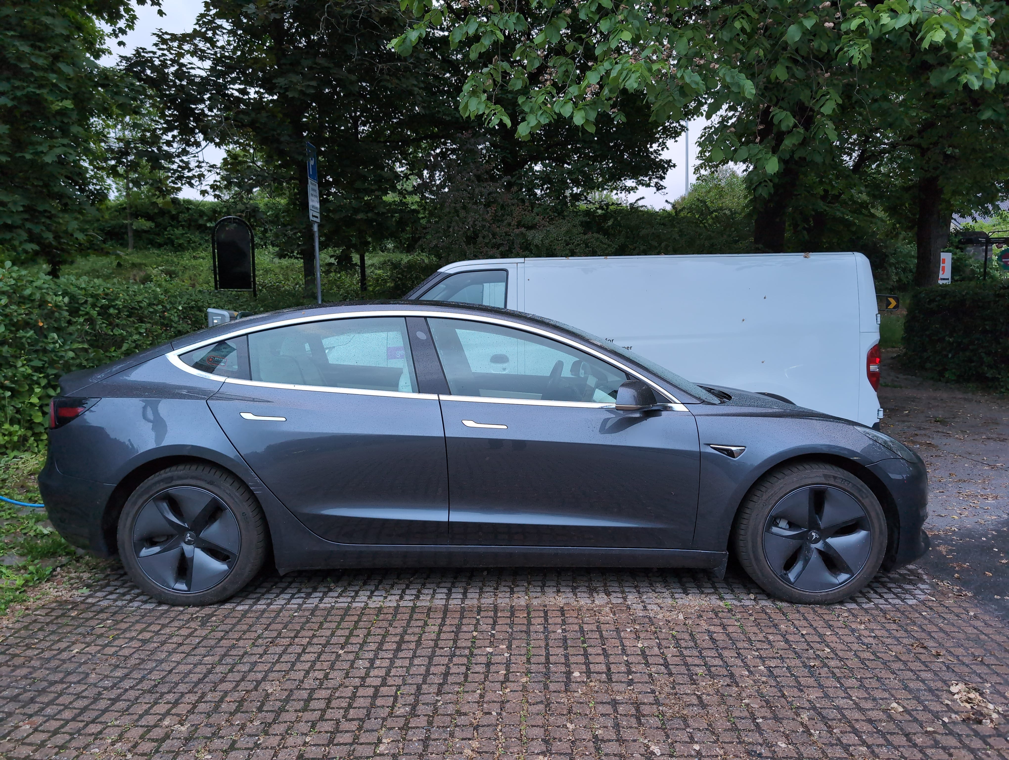 Tesla Model 3 Long Range with Cruise control
