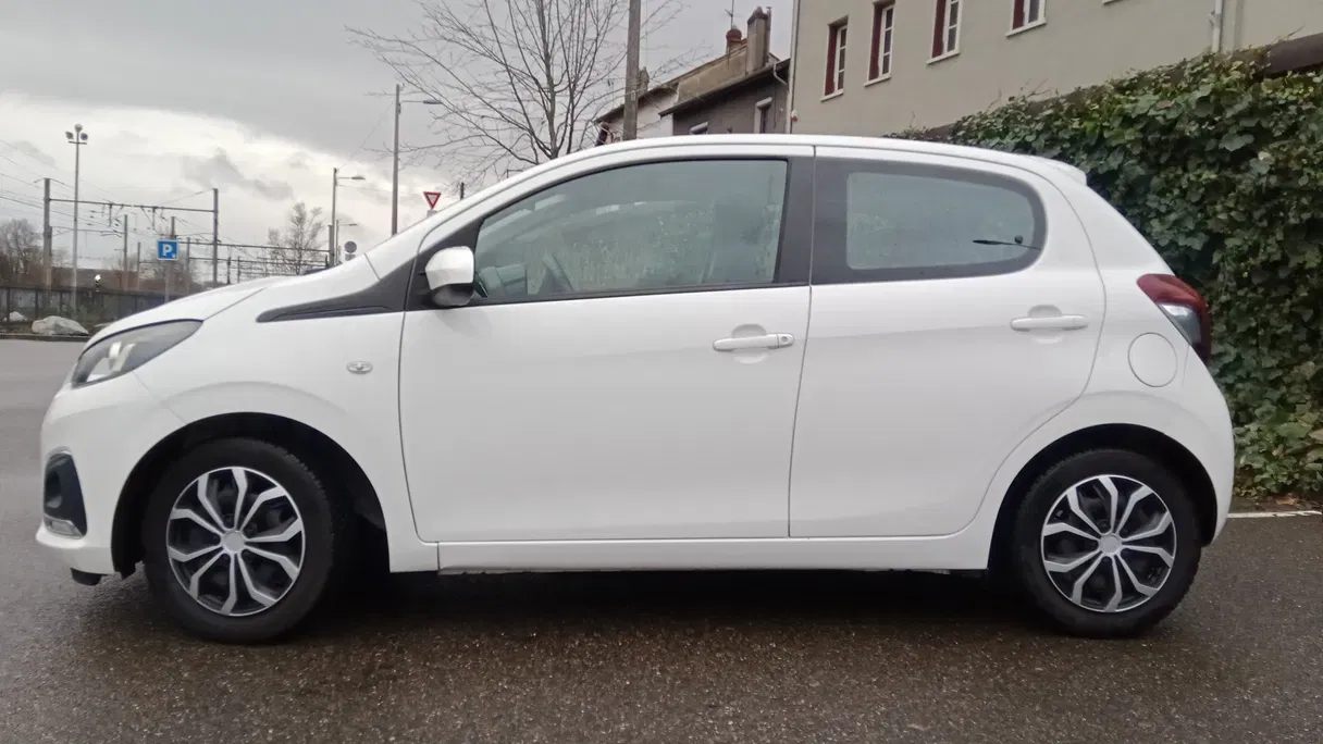 Peugeot 108 5 portes avec Climatisation