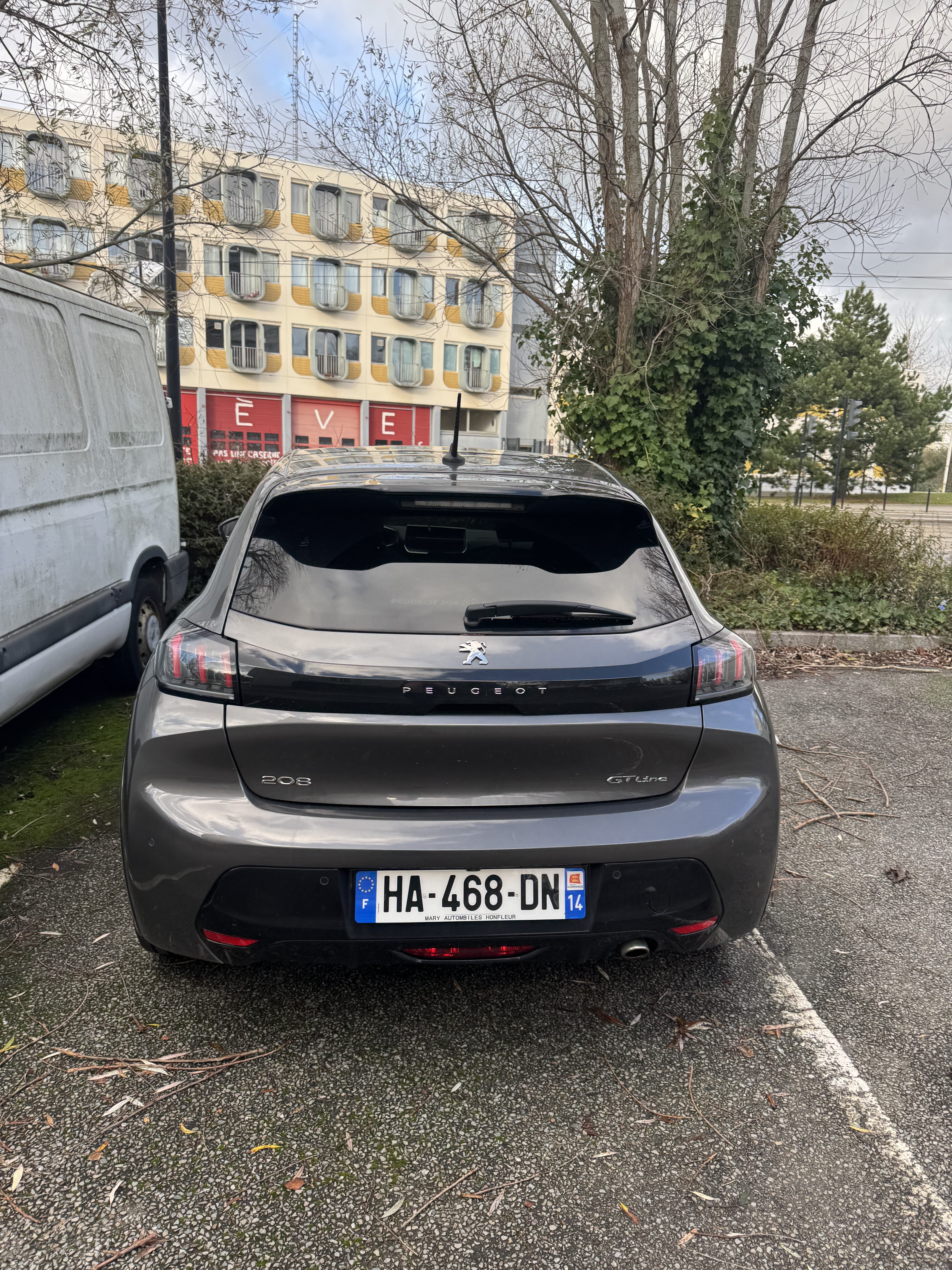Peugeot 208 GT Line mit Navigationsgerät