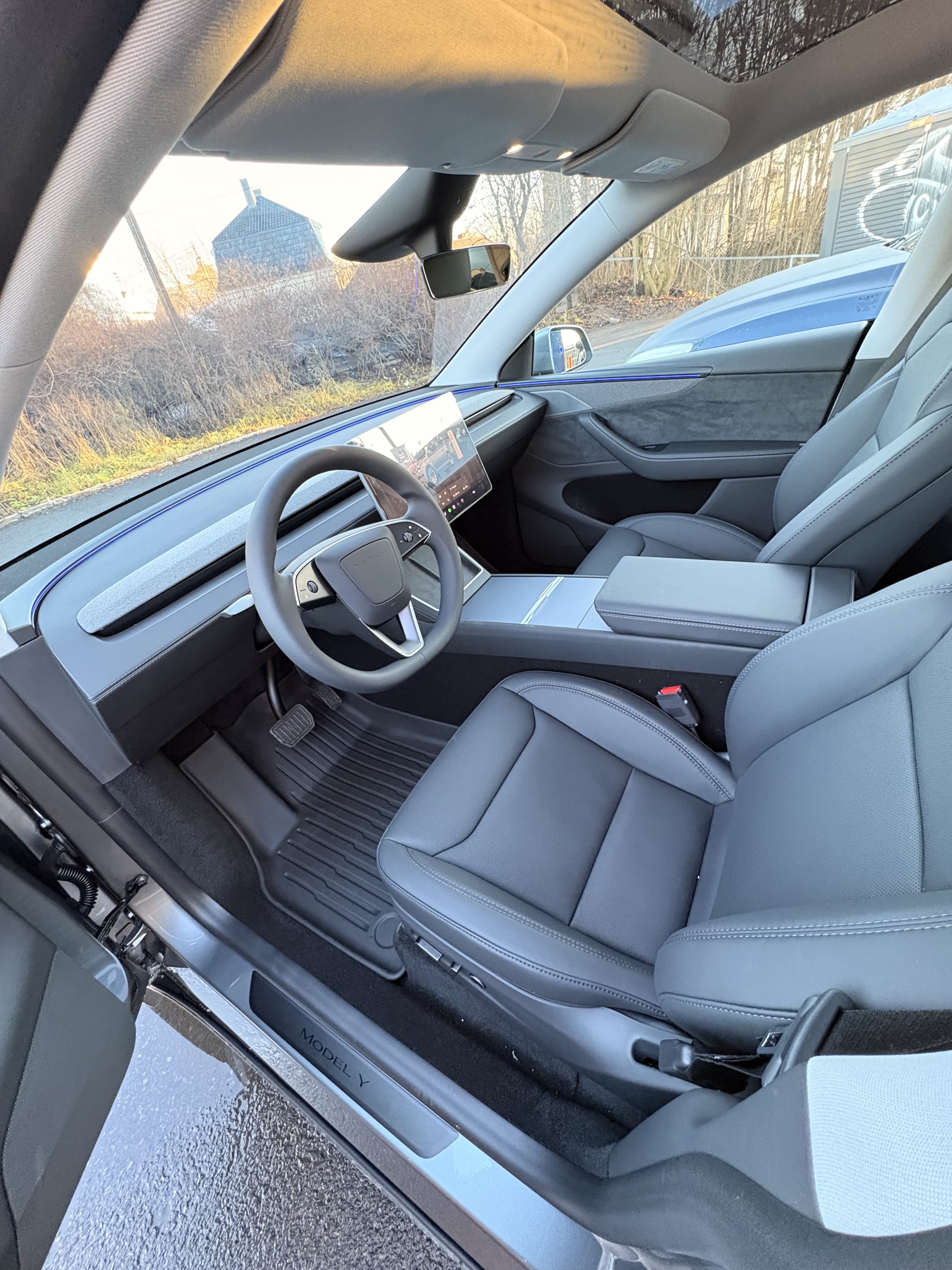 Tesla Model Y Long Range AWD med GPS