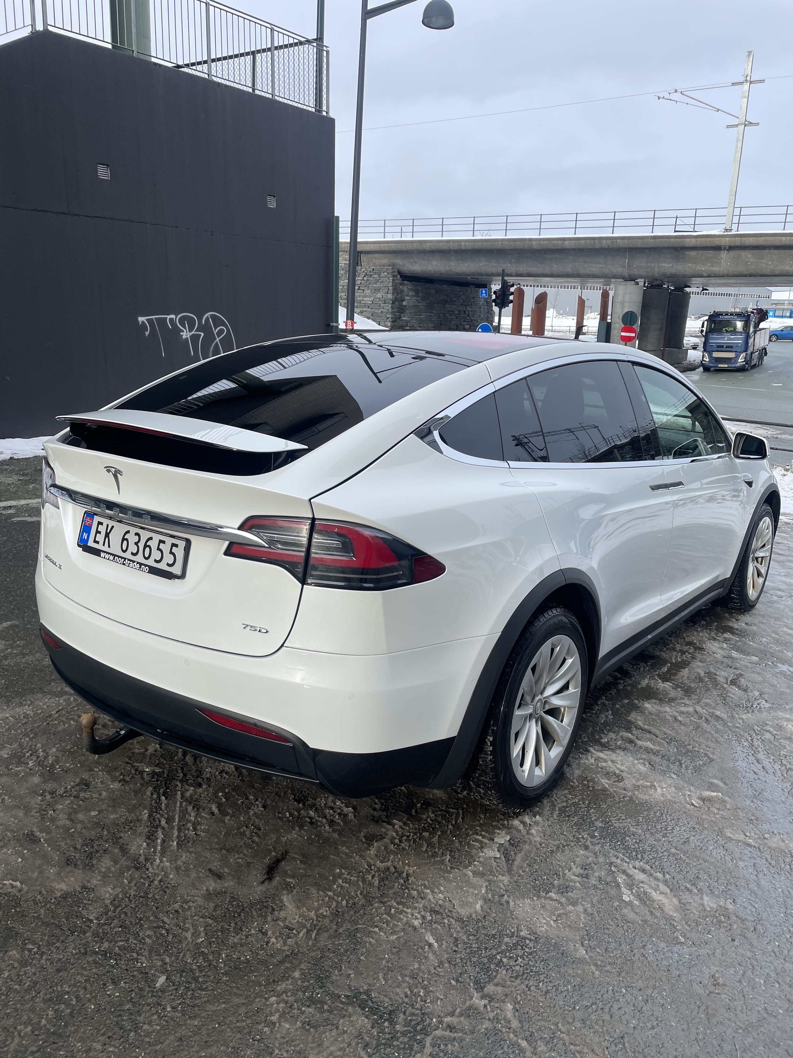 Tesla Model X 75D med GPS