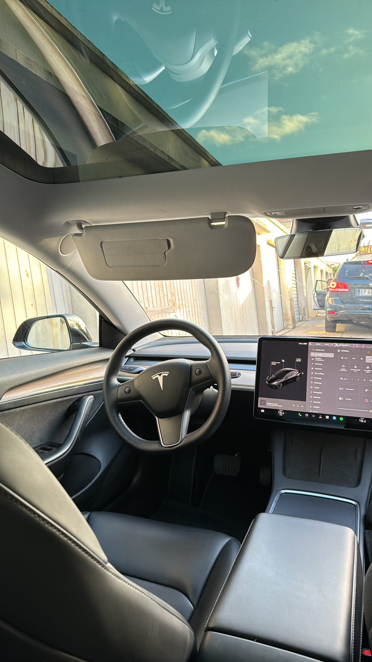 Tesla Model Y avec GPS