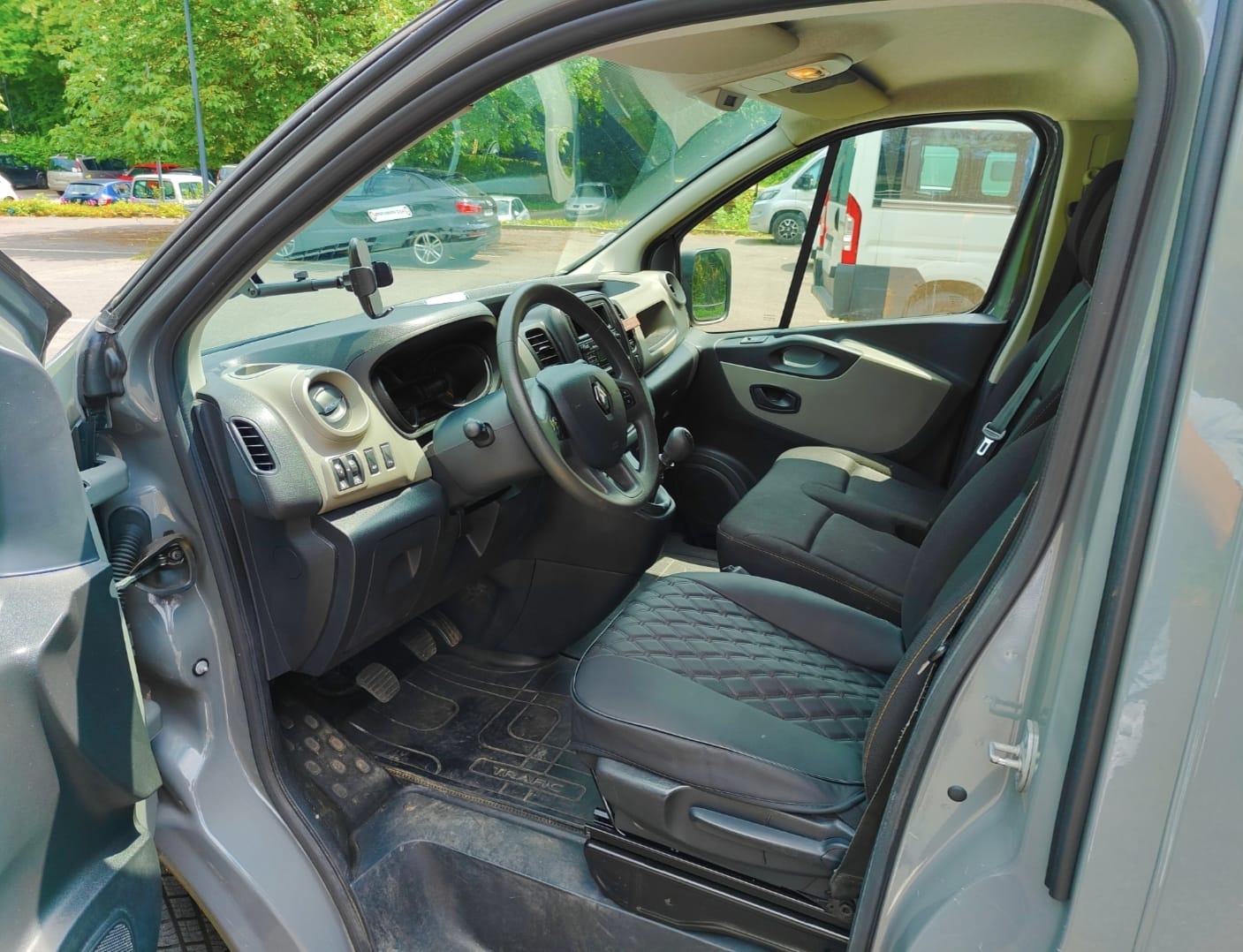 Renault Trafic avec Attelage